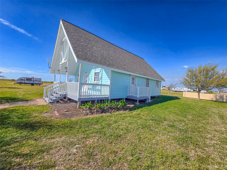 Photo 4 of 376 Haddock Drive, Palacios, TX