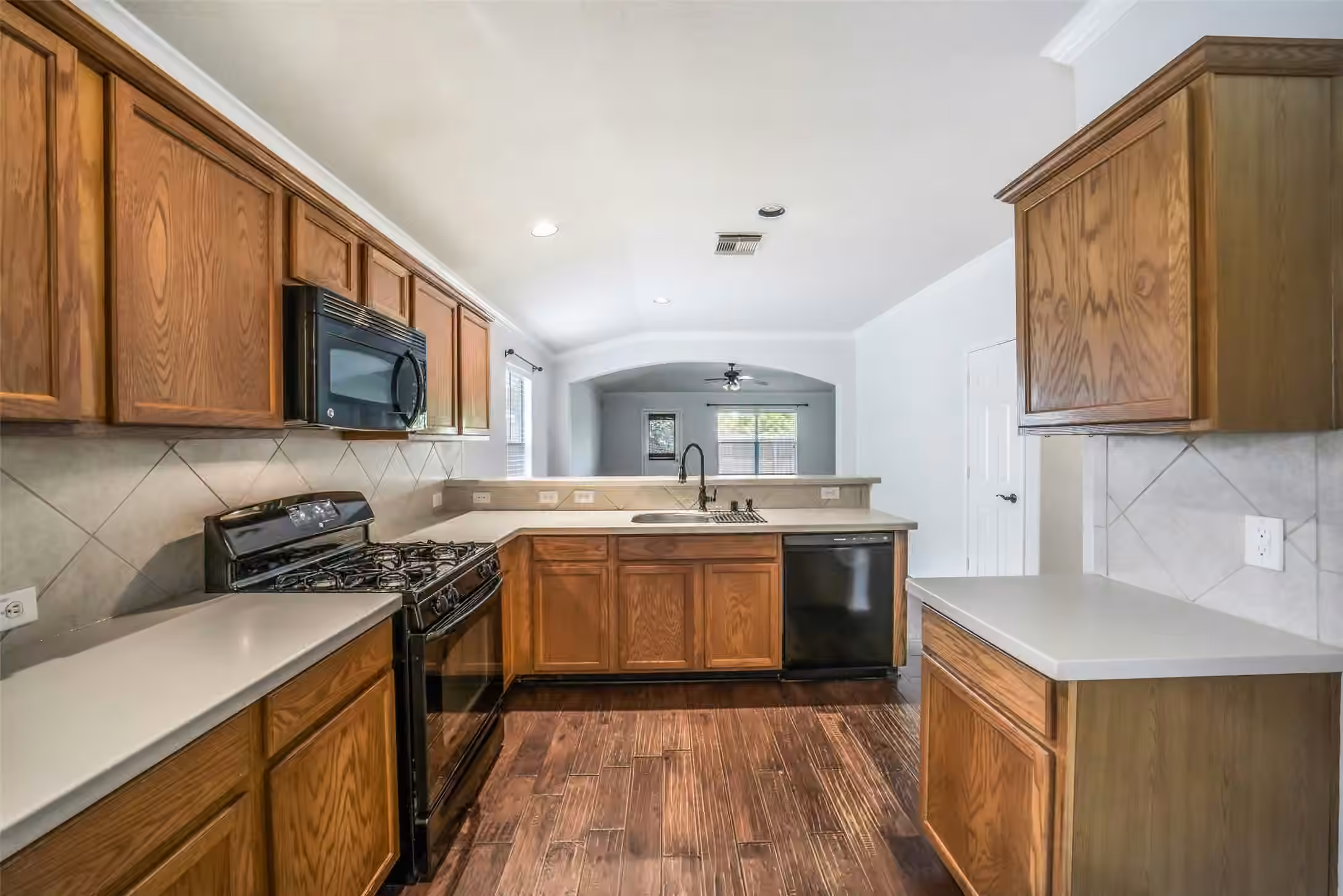 Photo 5 of 24642 Lakecrest Village Drive, Katy, TX