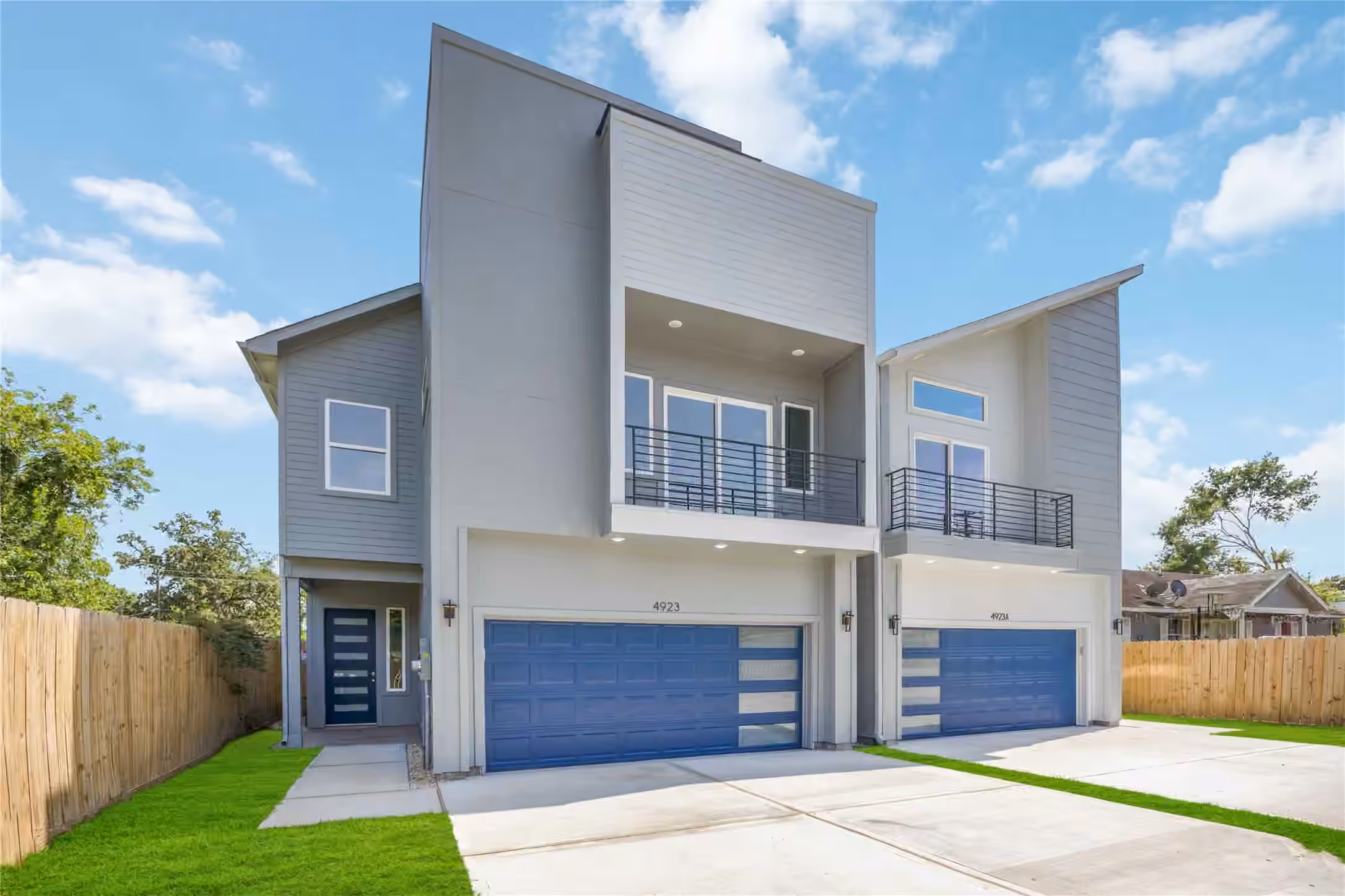 Photo 4 of 4923 Golden Forest Drive, Houston, TX