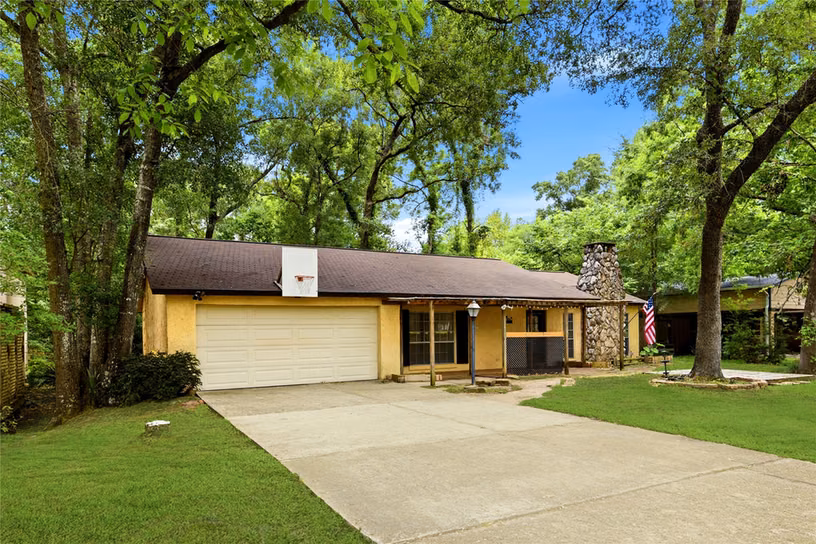 Photo 4 of 235 Thunderbird Court, Conroe, TX