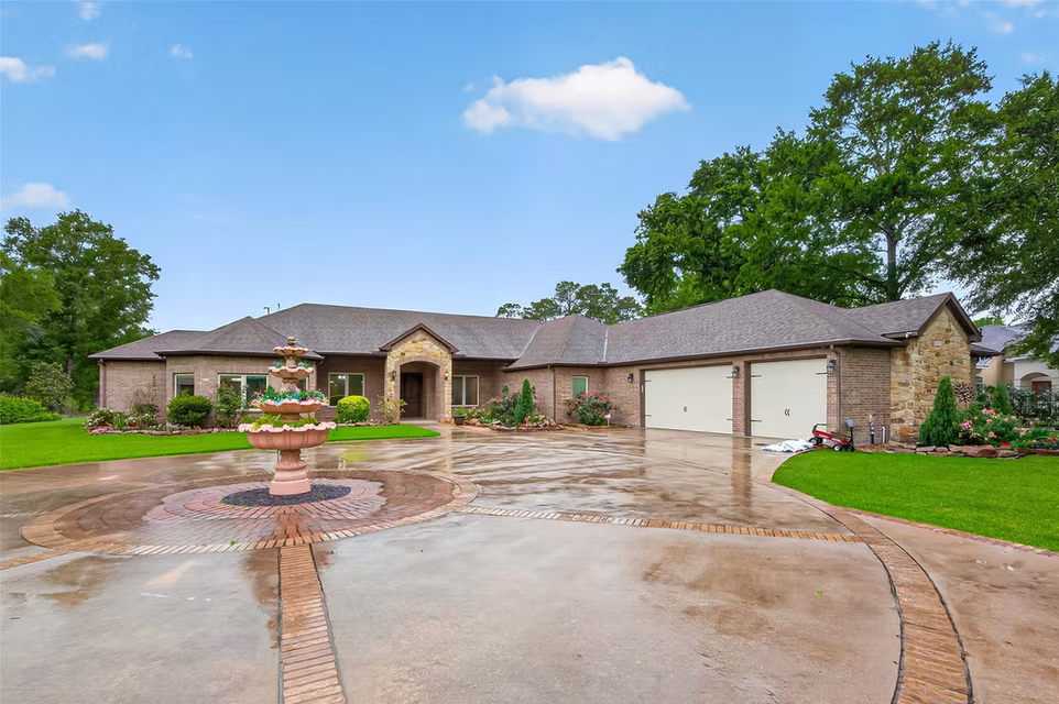 Photo of 19267 Serpenteer Drive, Porter, TX
