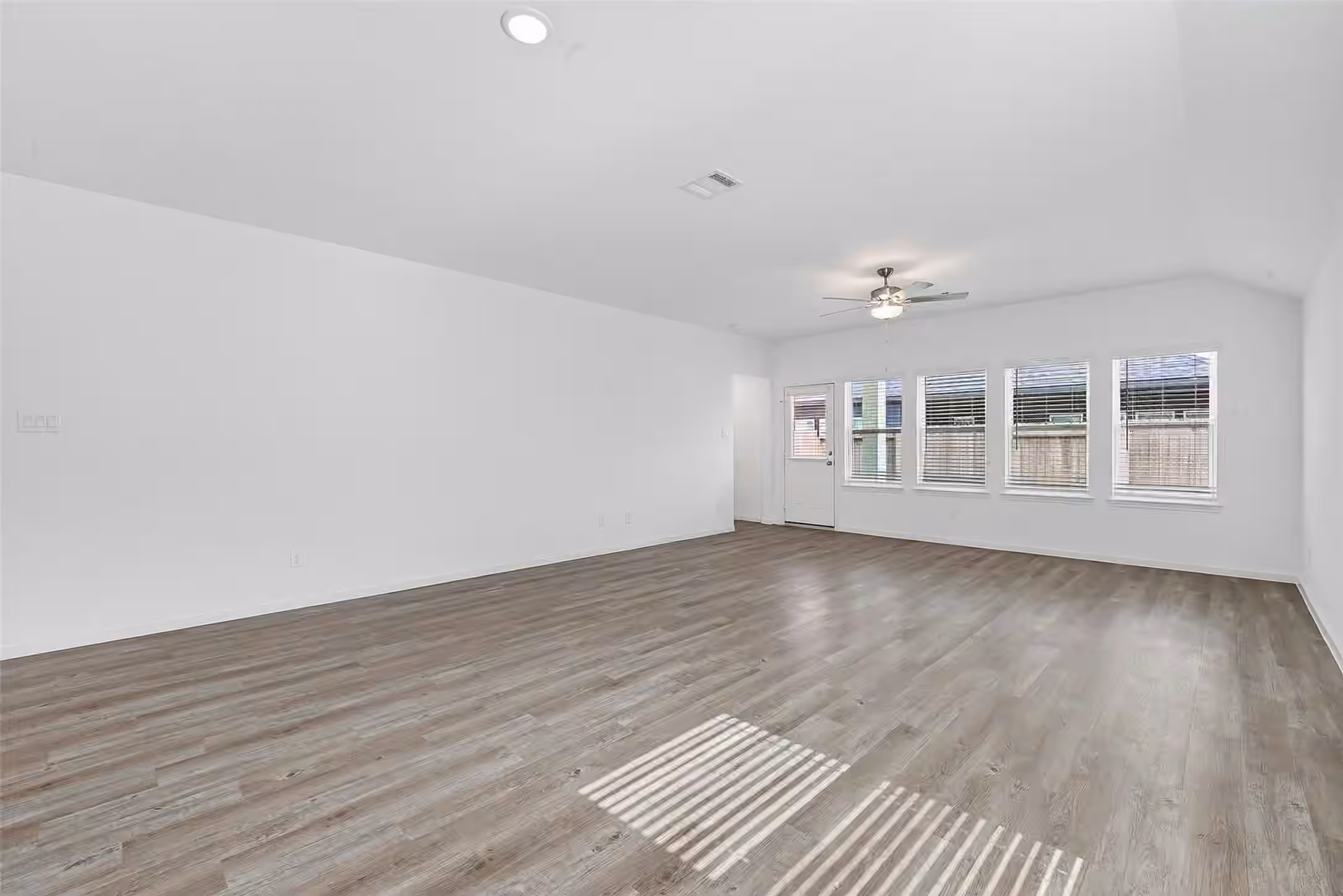 Photo 5 of 1057 Sunflower Terrace Drive, Magnolia, TX