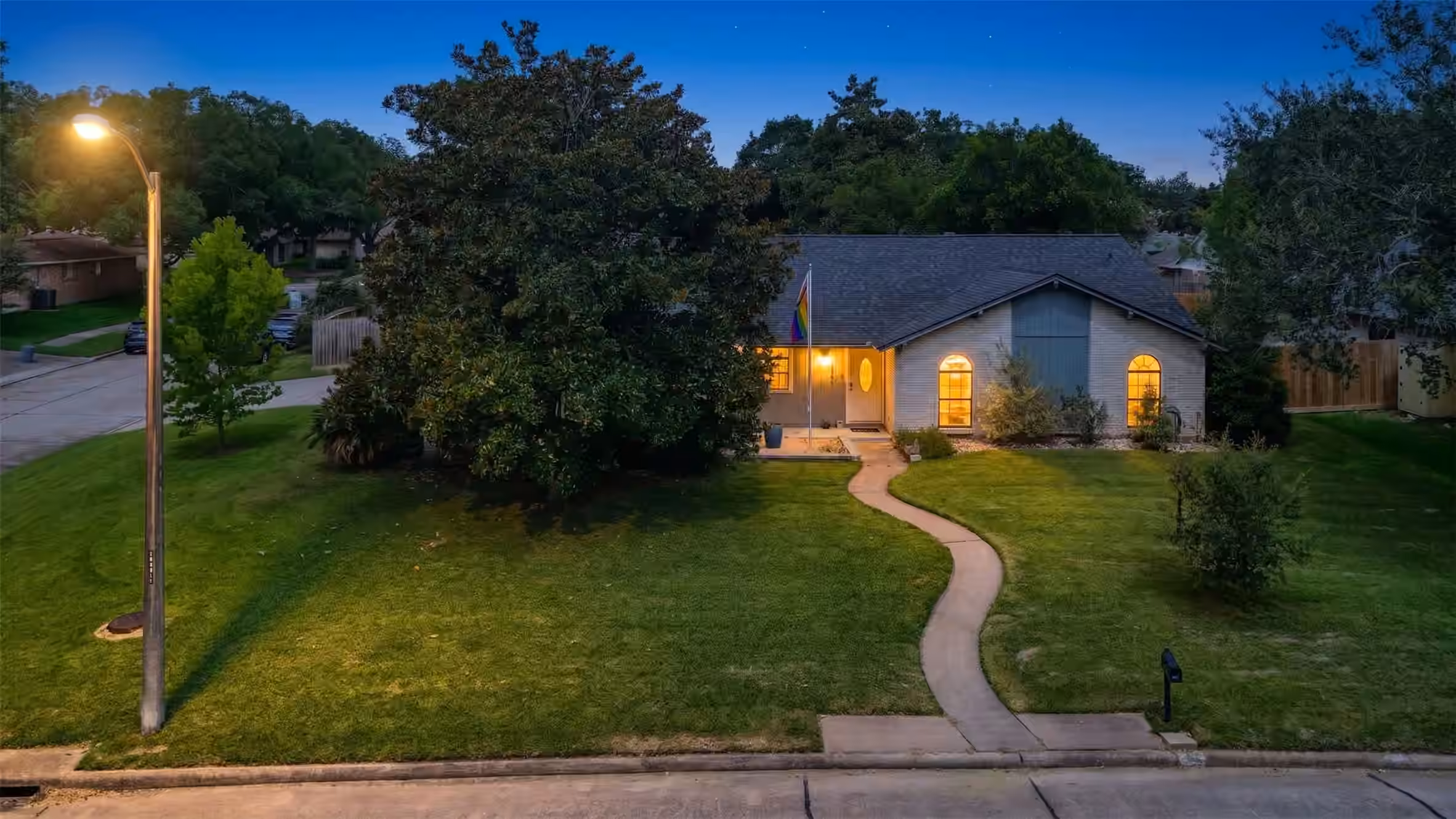 Photo 3 of 5451 Appleblossom Lane, Friendswood, TX