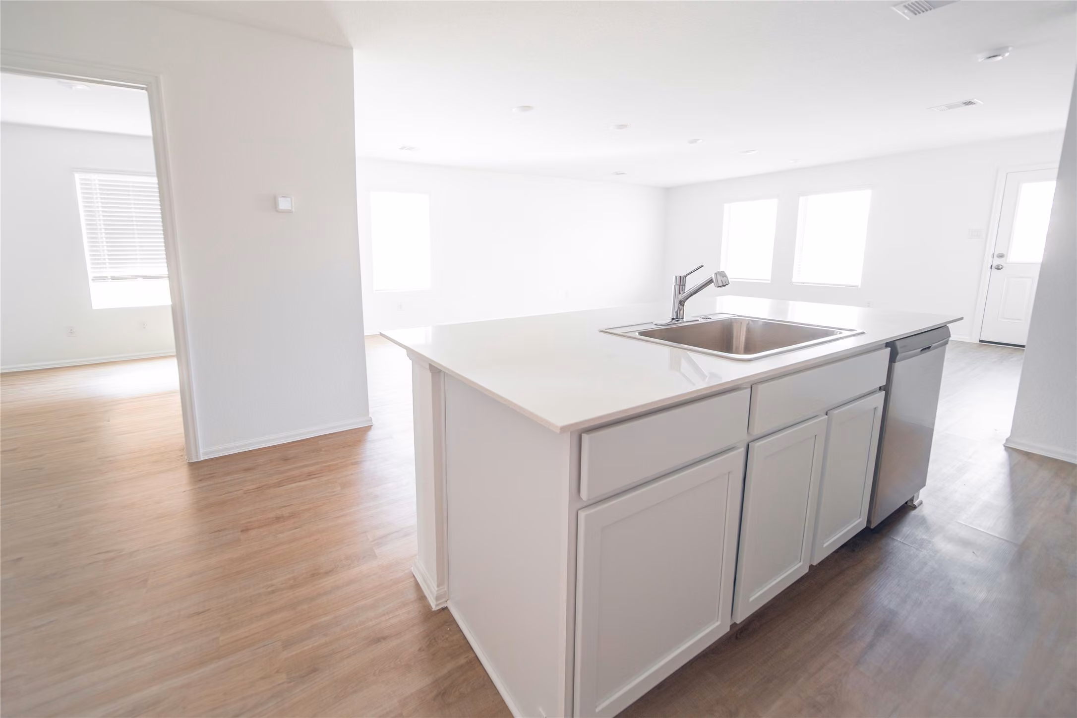 Photo 7 of 9530 Brookside Point Drive, Baytown, TX