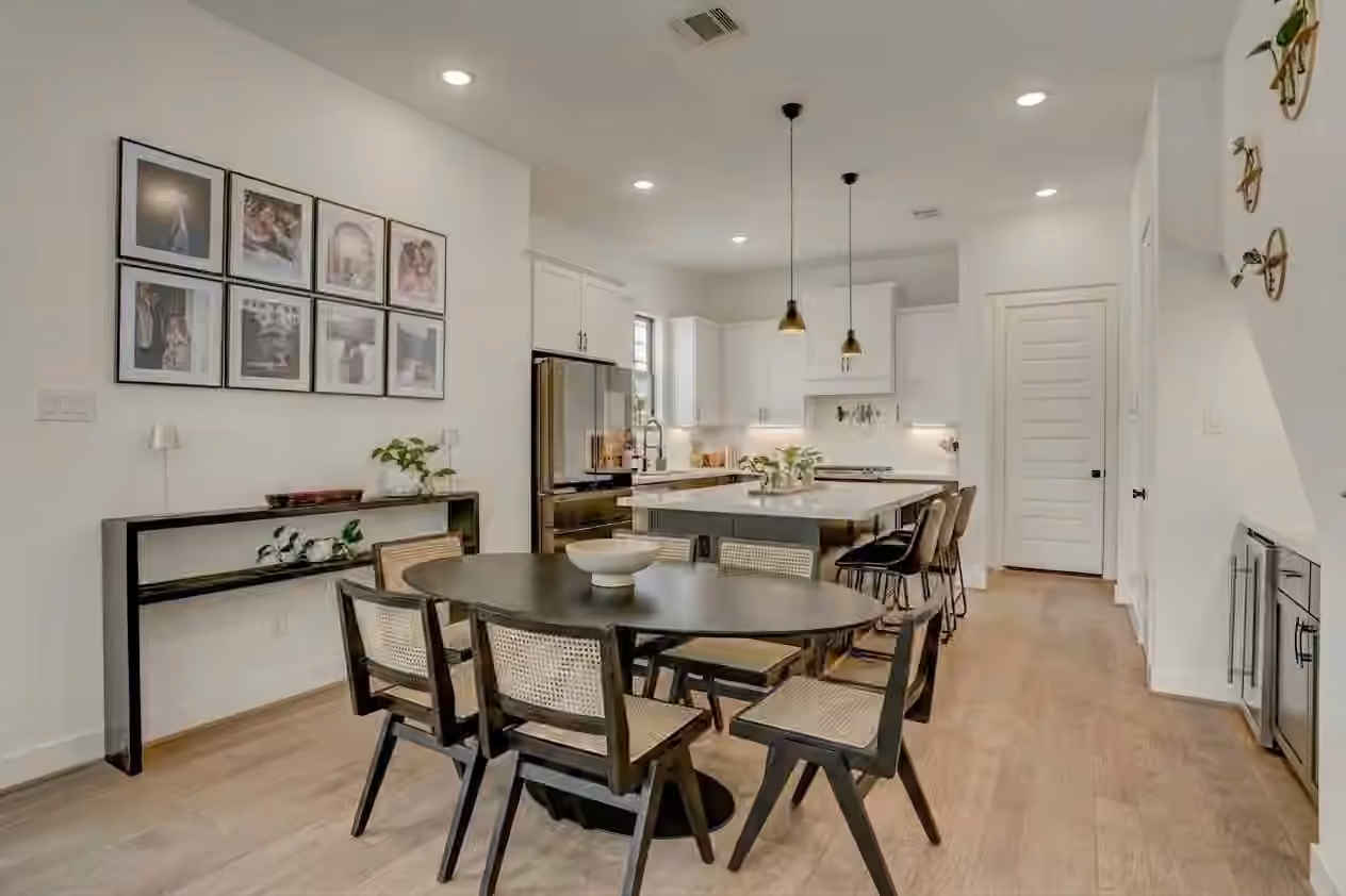 Photo 7 of 308 E 40th Street A, Houston, TX