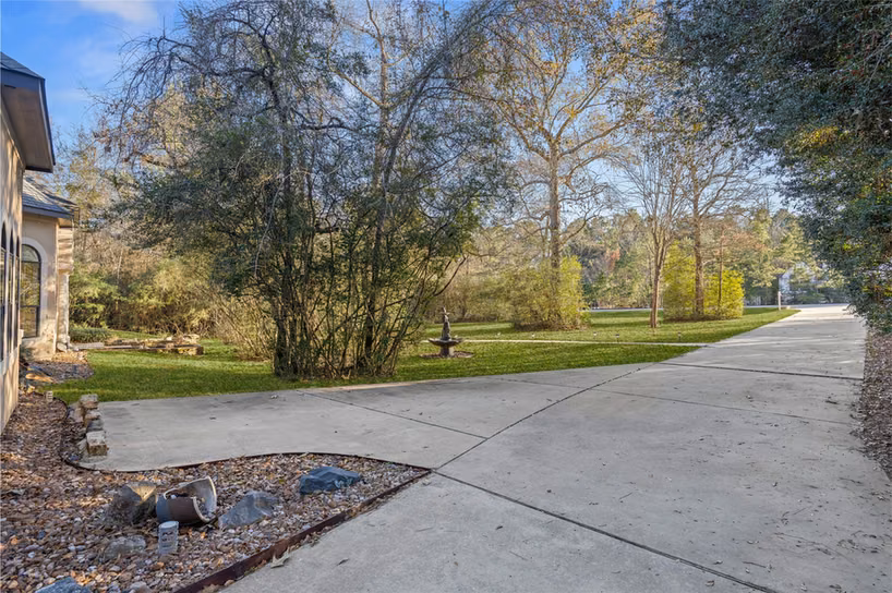 Photo 7 of 26150 Crown Ranch Boulevard, Montgomery, TX