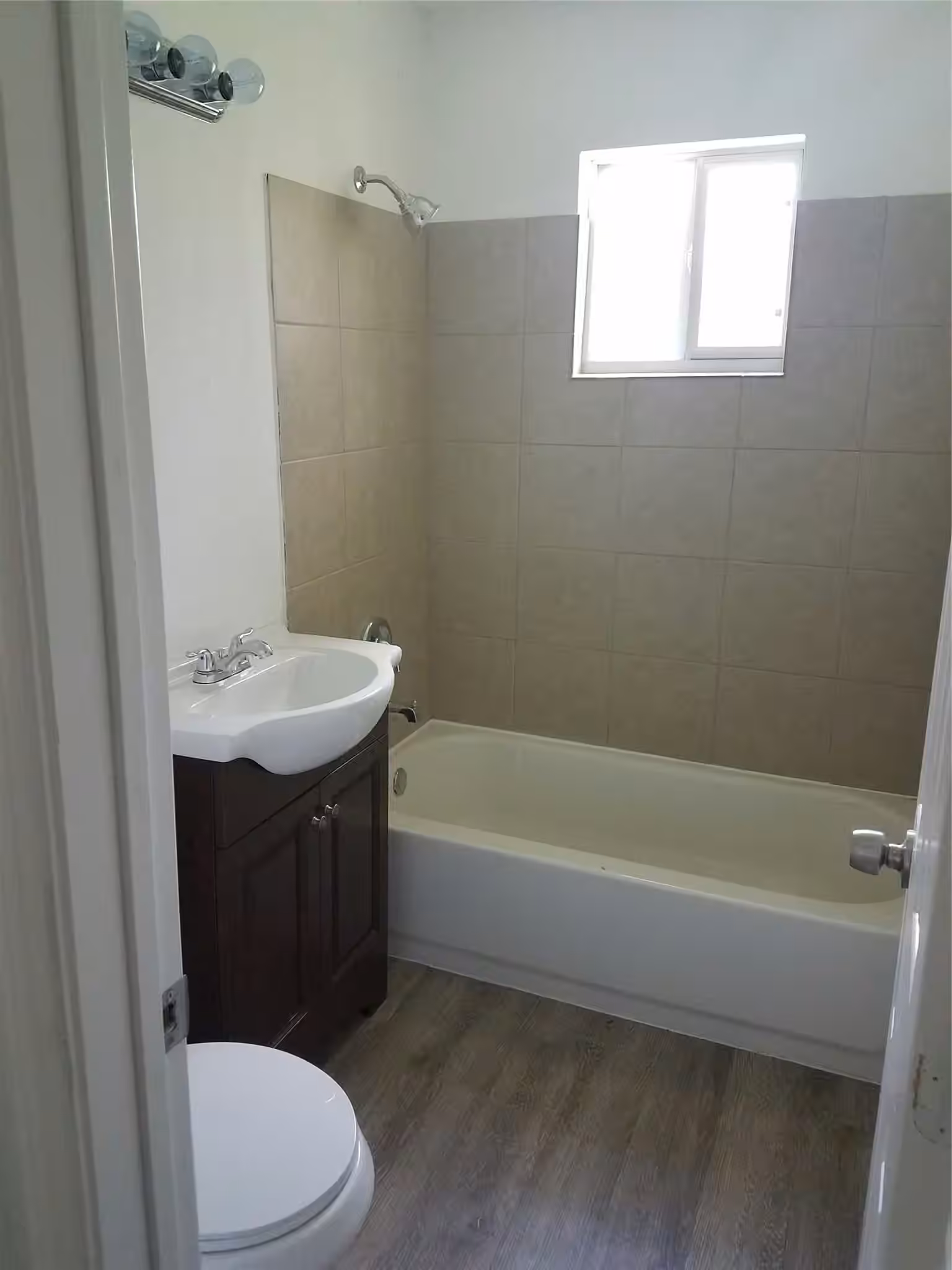 Photo 3 of 5209 Tarawa Road, Houston, TX