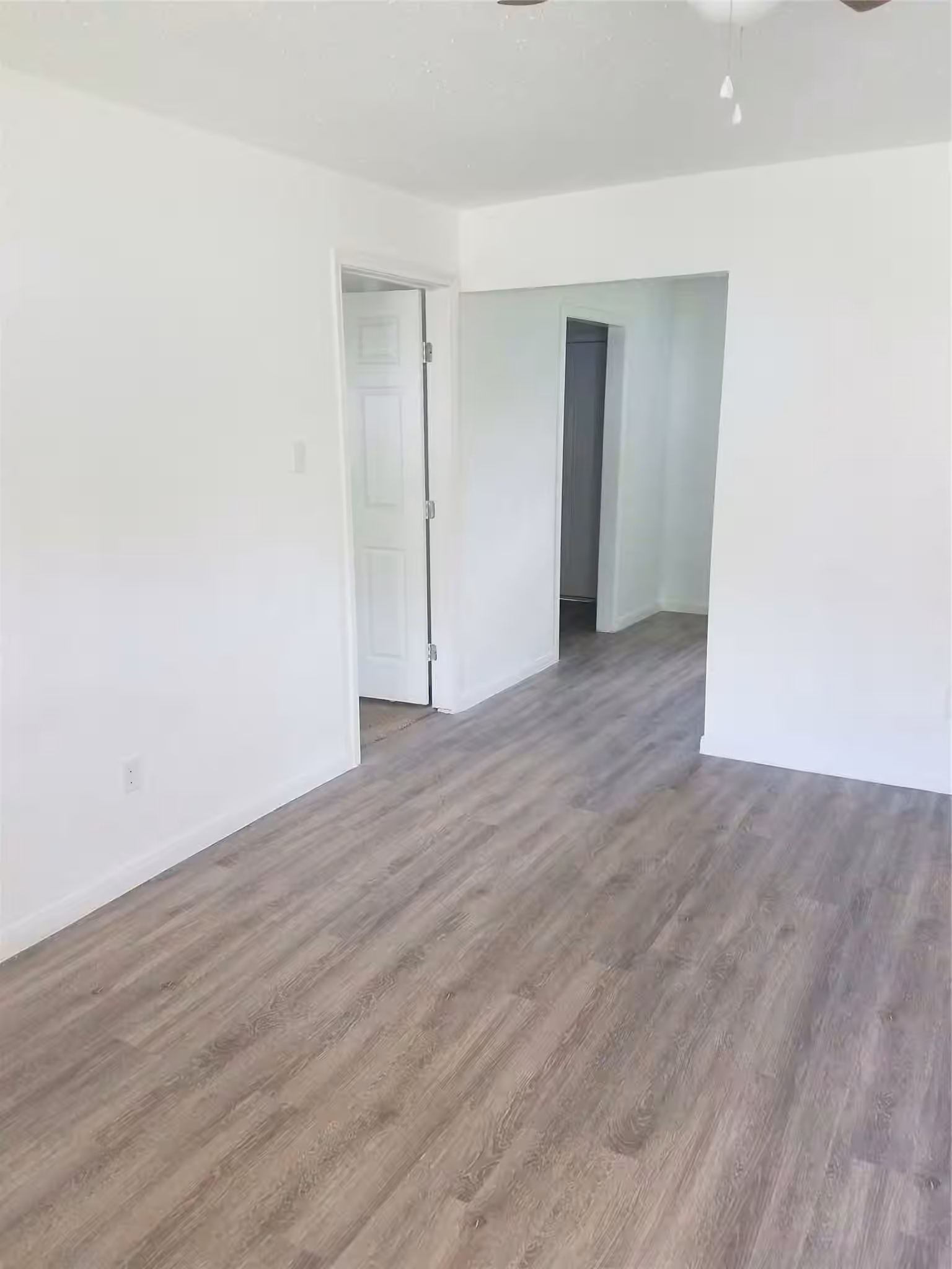 Photo 5 of 5209 Tarawa Road, Houston, TX