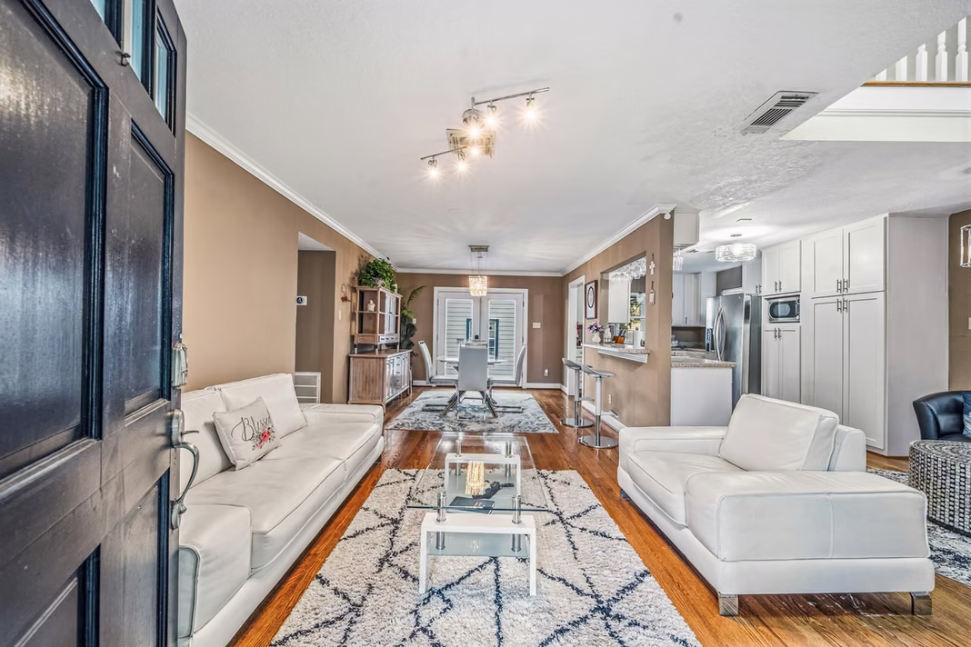 Photo 5 of 4401 Holt Street, Bellaire, TX