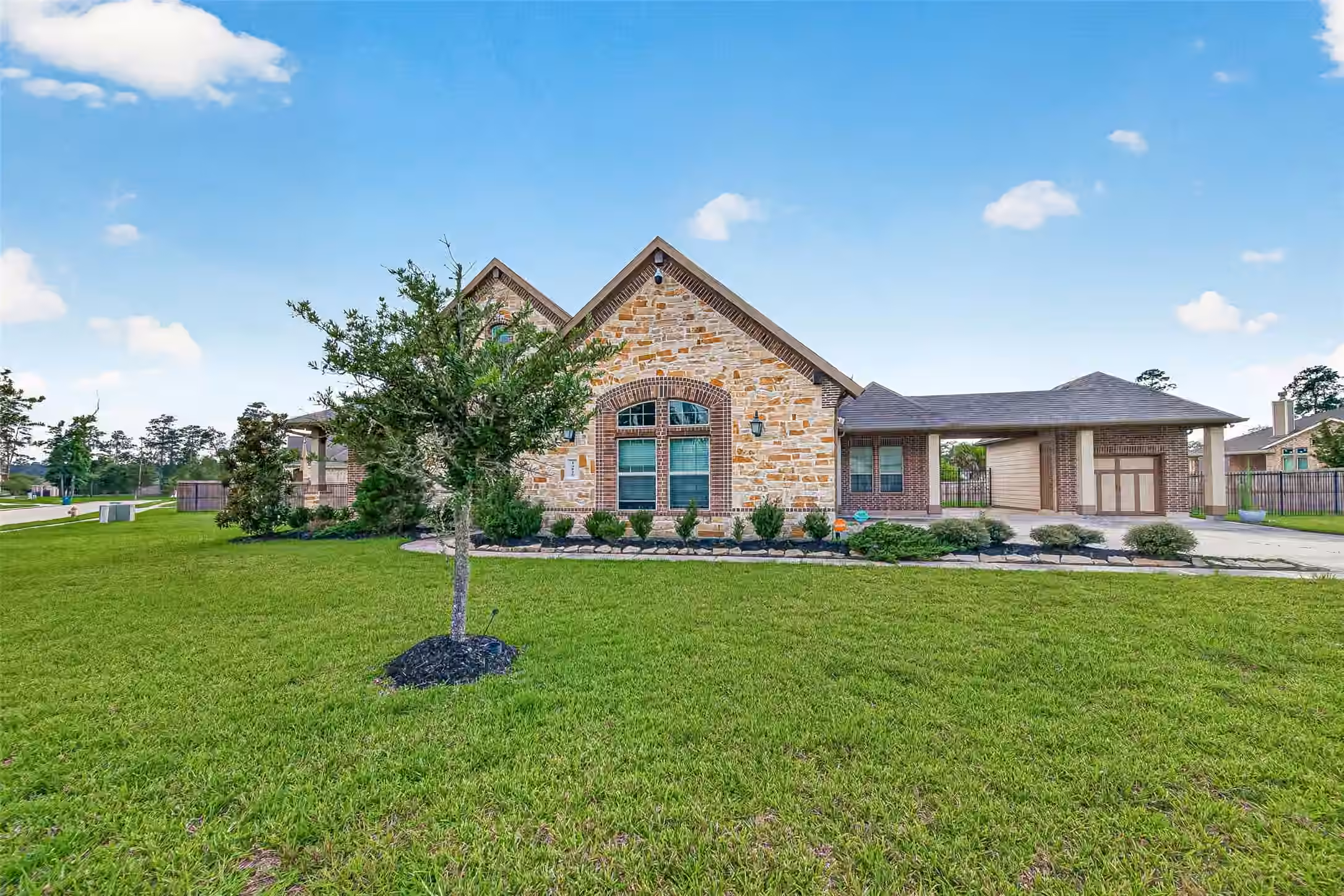 Photo 5 of 14010 S Evergreen Ridge Court, Conroe, TX