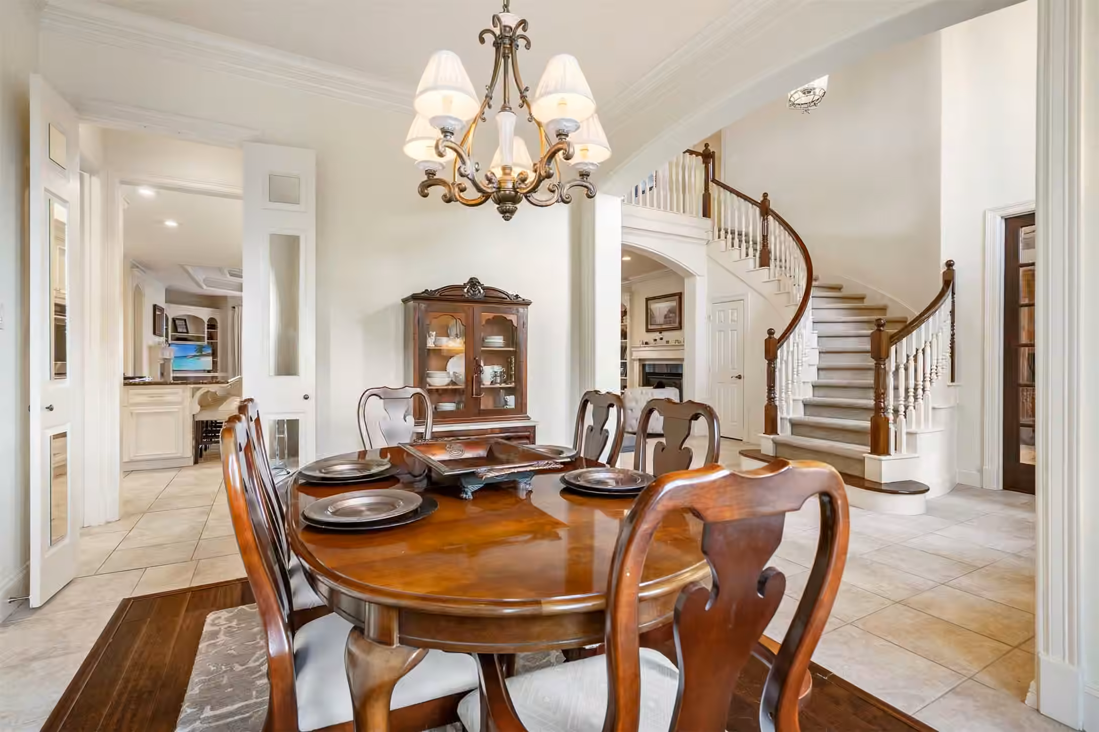 Photo 7 of 2 Lenox Hill Drive, The Woodlands, TX