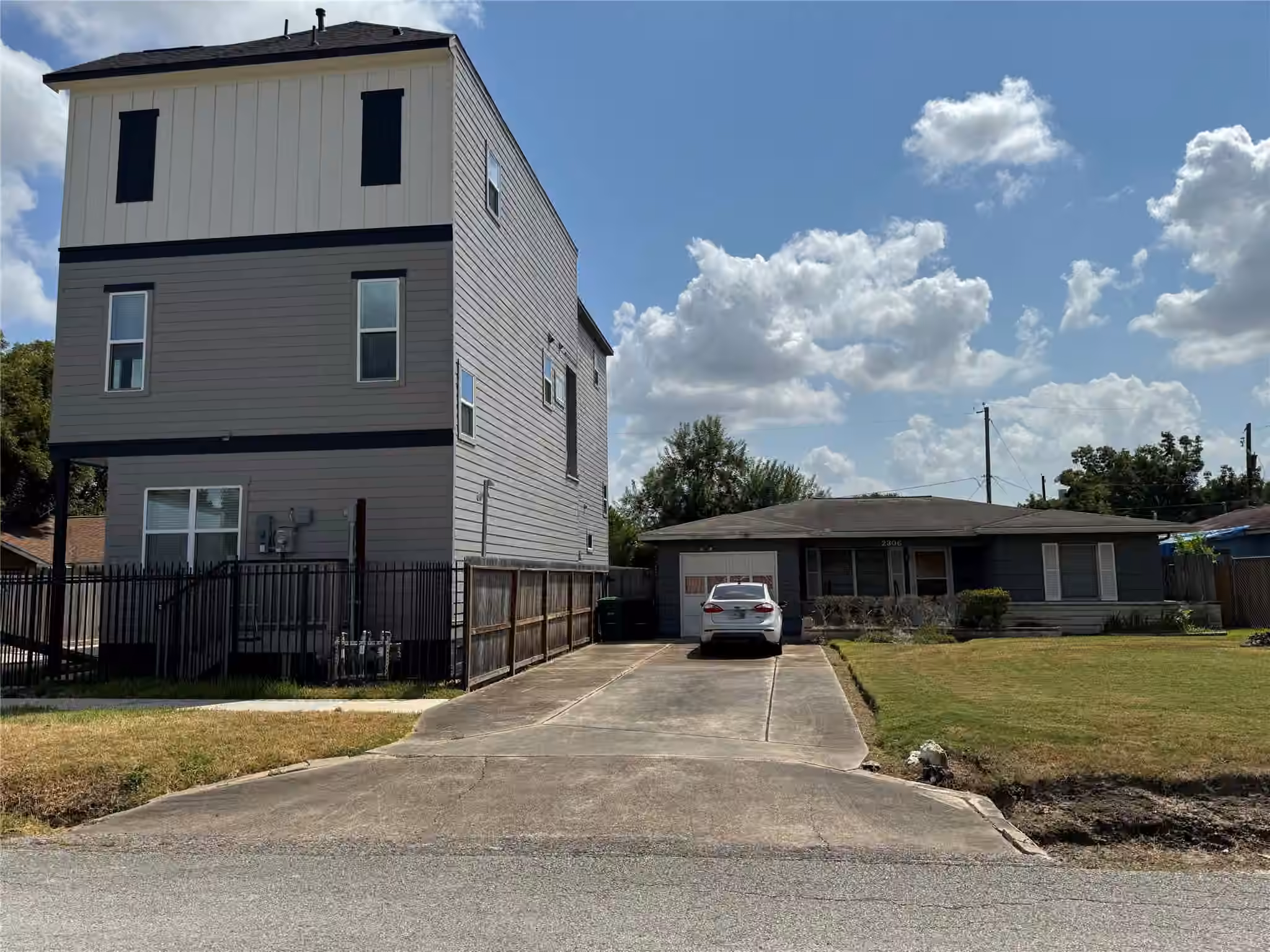 Photo 4 of 2306 Reinerman Street, Houston, TX