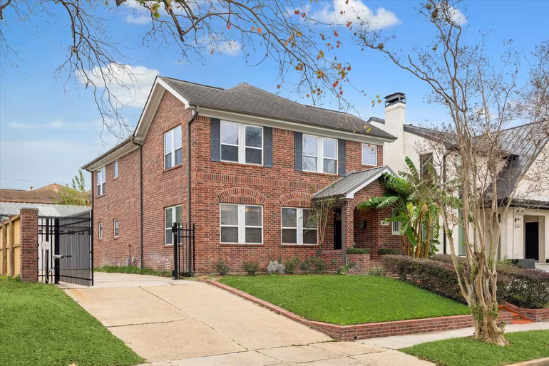 Photo 3 of 1909 W Lamar Street, Houston, TX