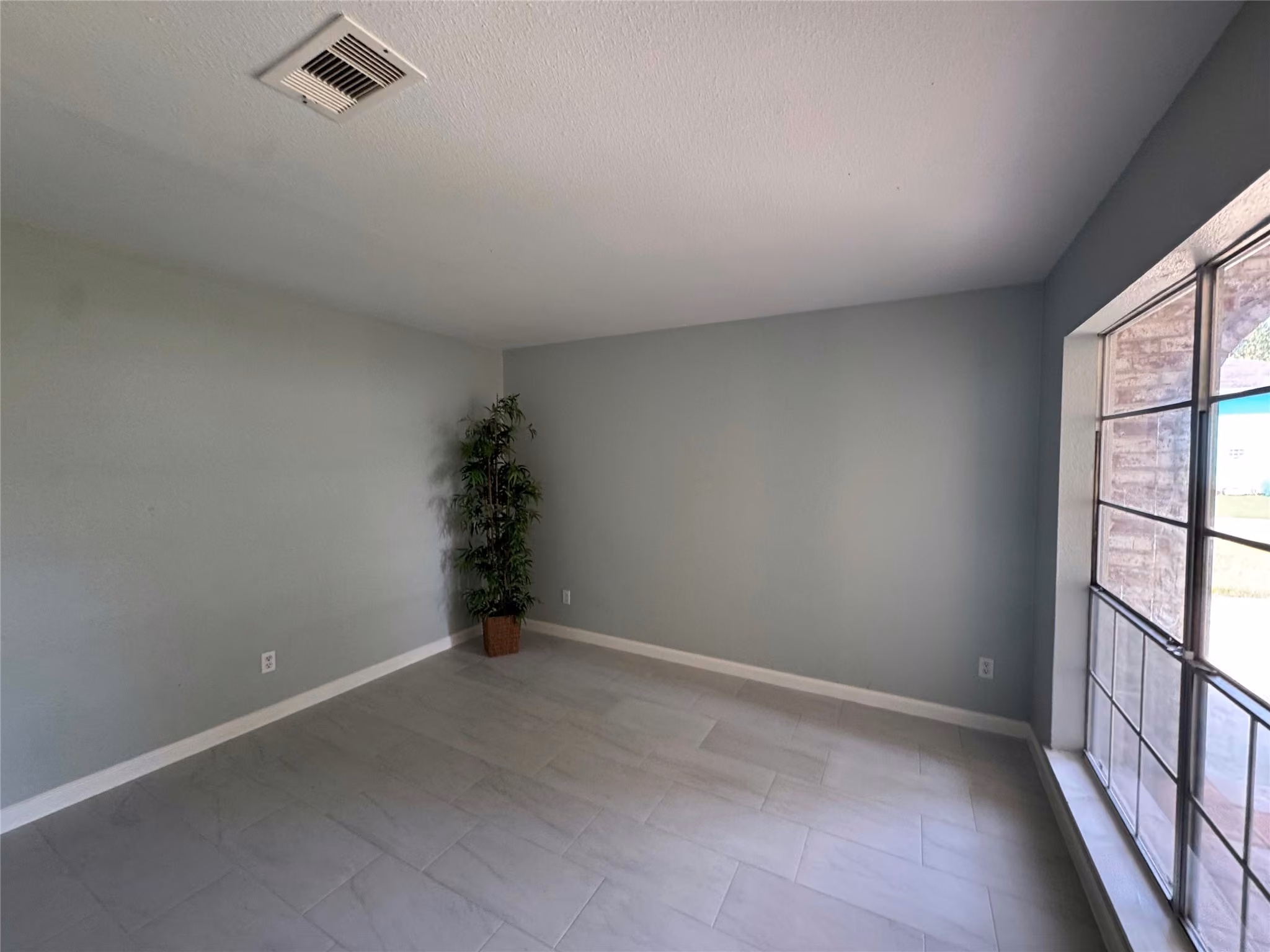 Photo 6 of 5002 Louise Street, Seabrook, TX