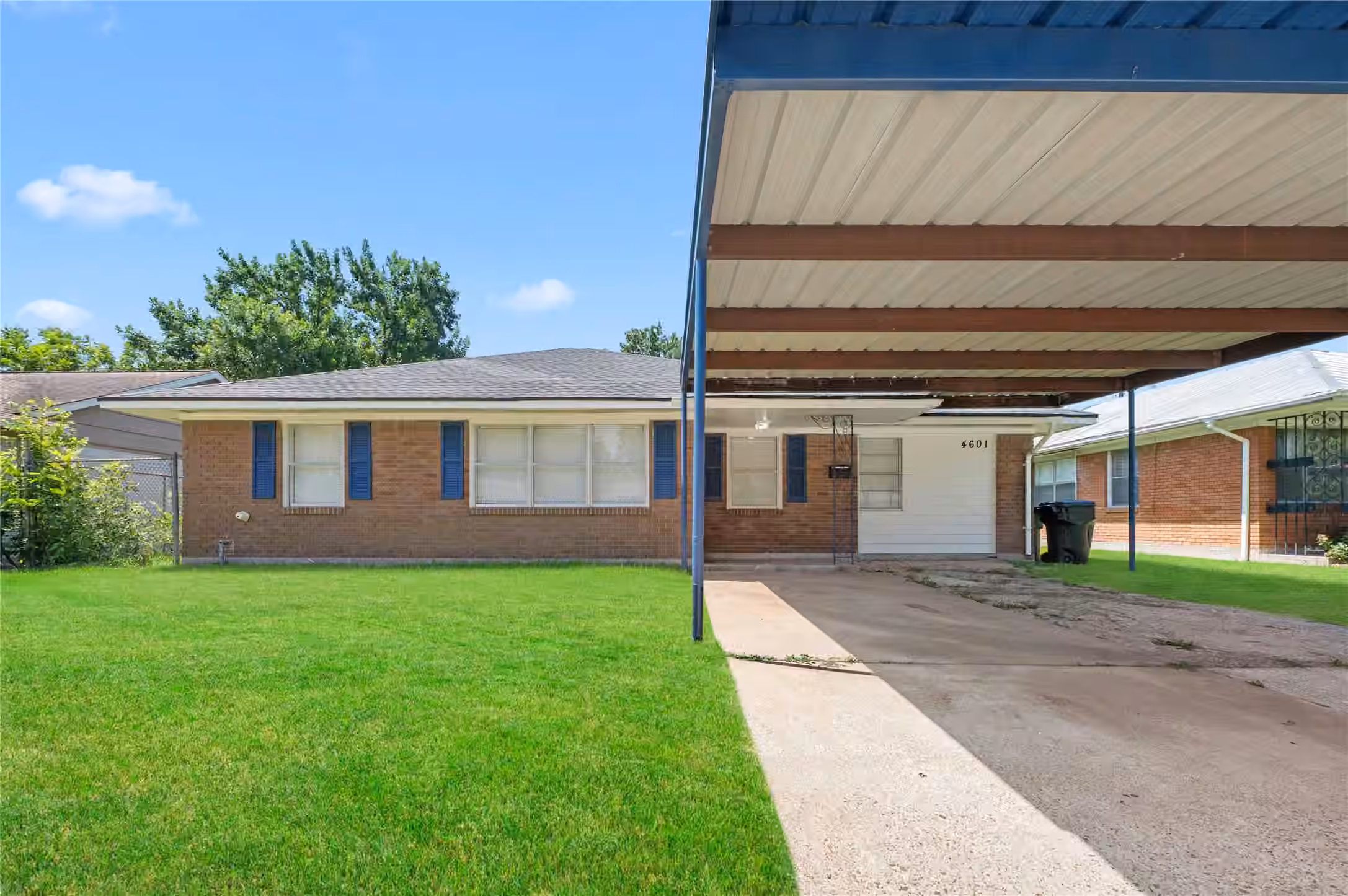 Photo of 4601 W 43rd Street, Houston, TX