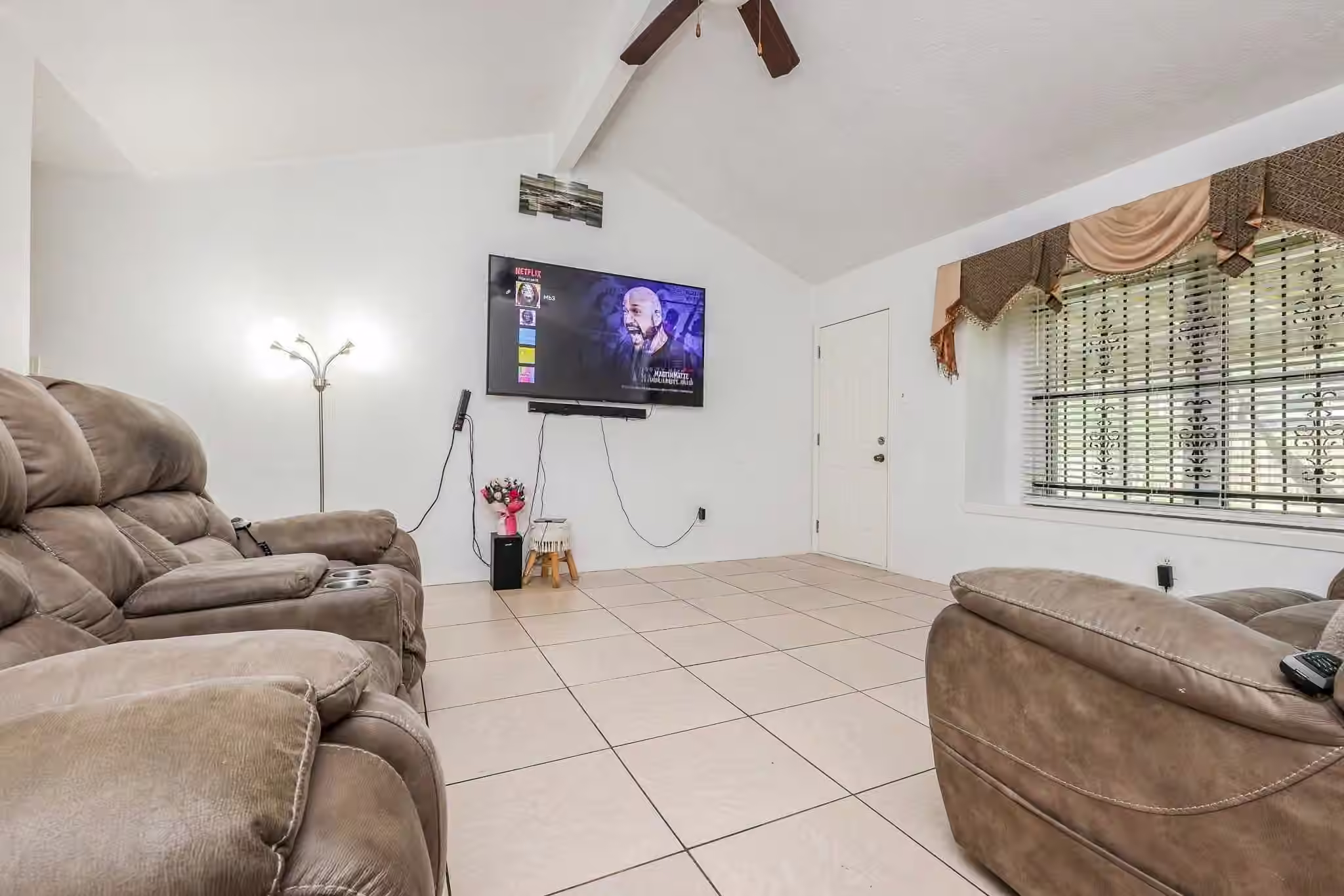 Photo 2 of 5146 Court Road, Houston, TX