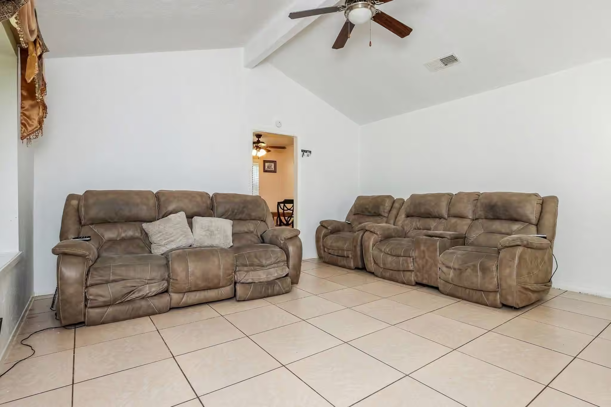 Photo 3 of 5146 Court Road, Houston, TX