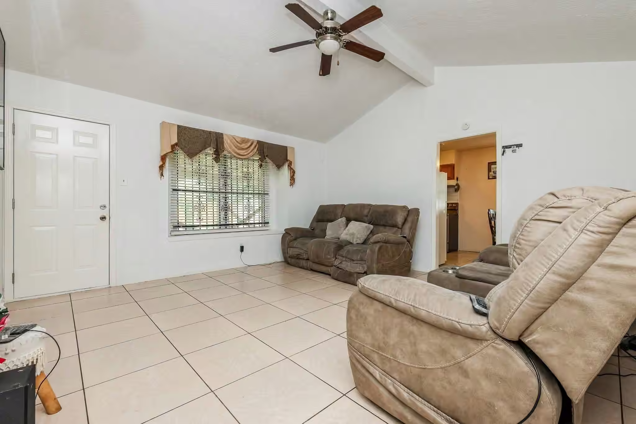 Photo 4 of 5146 Court Road, Houston, TX