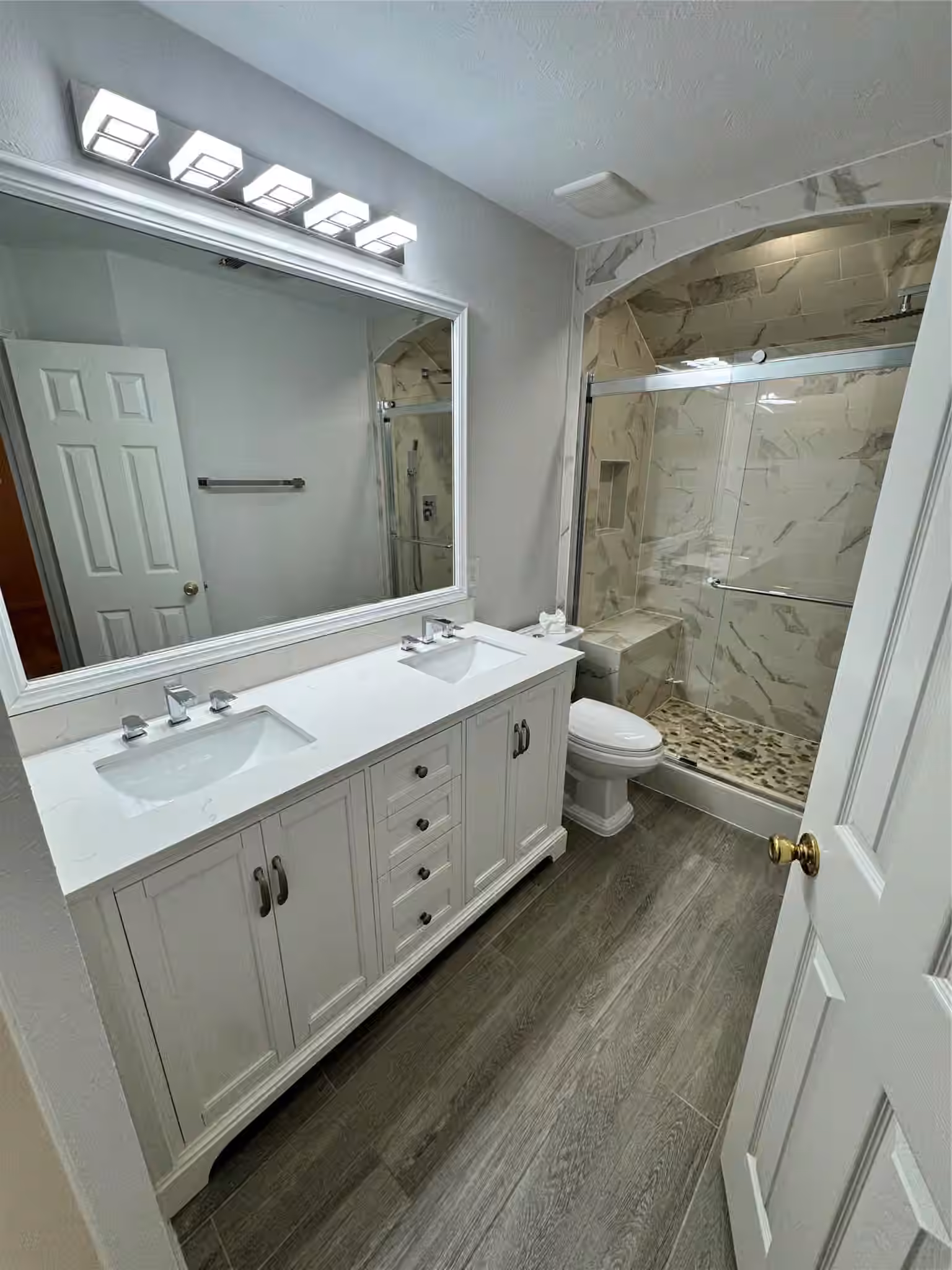 Photo 7 of 2910 Blue Wind Court, Houston, TX