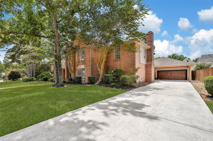 Photo 6 of 1702 Seven Maples Drive, Kingwood, TX