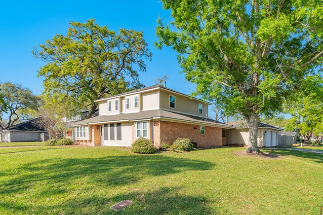 Photo 3 of 52 S Bachelor Button Street, Lake Jackson, TX