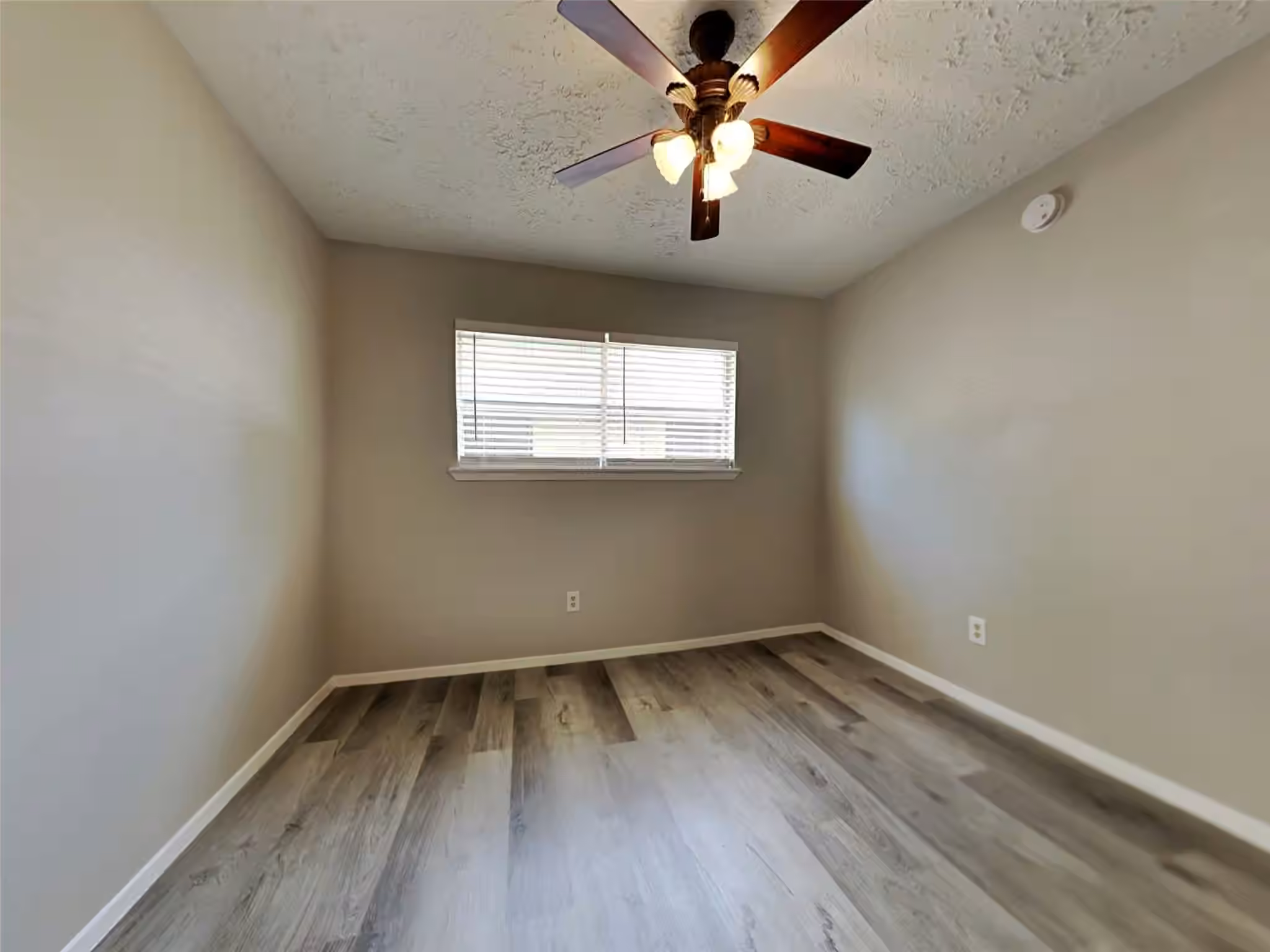 Photo 4 of 5710 Flax Bourton Street, Humble, TX