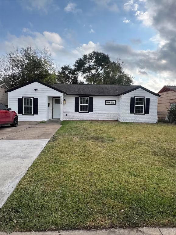 Photo 2 of 10525 Fairland Drive, Houston, TX