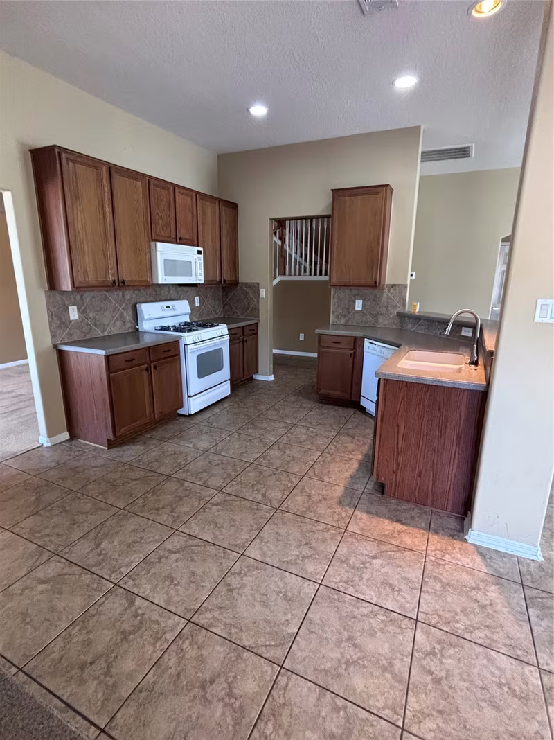 Photo 5 of 20523 Jasmine Leaf Trail, Humble, TX
