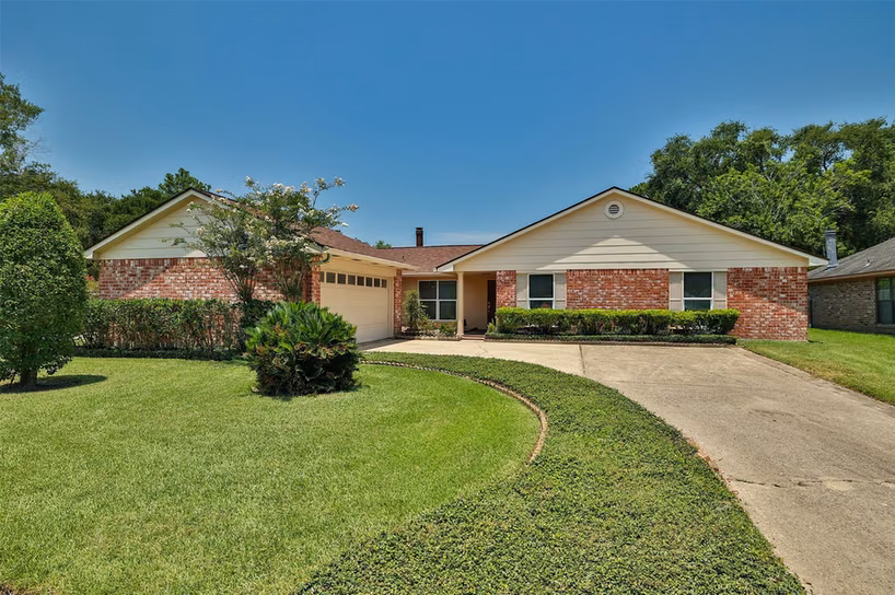 Photo of 12326 Campos Drive, Houston, TX 77065