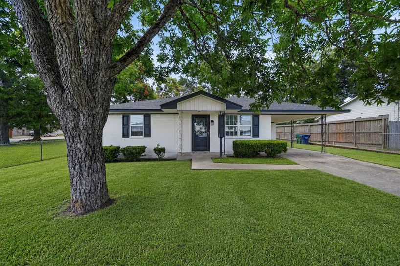 Photo of 803 W First Street, Brenham, TX 77833