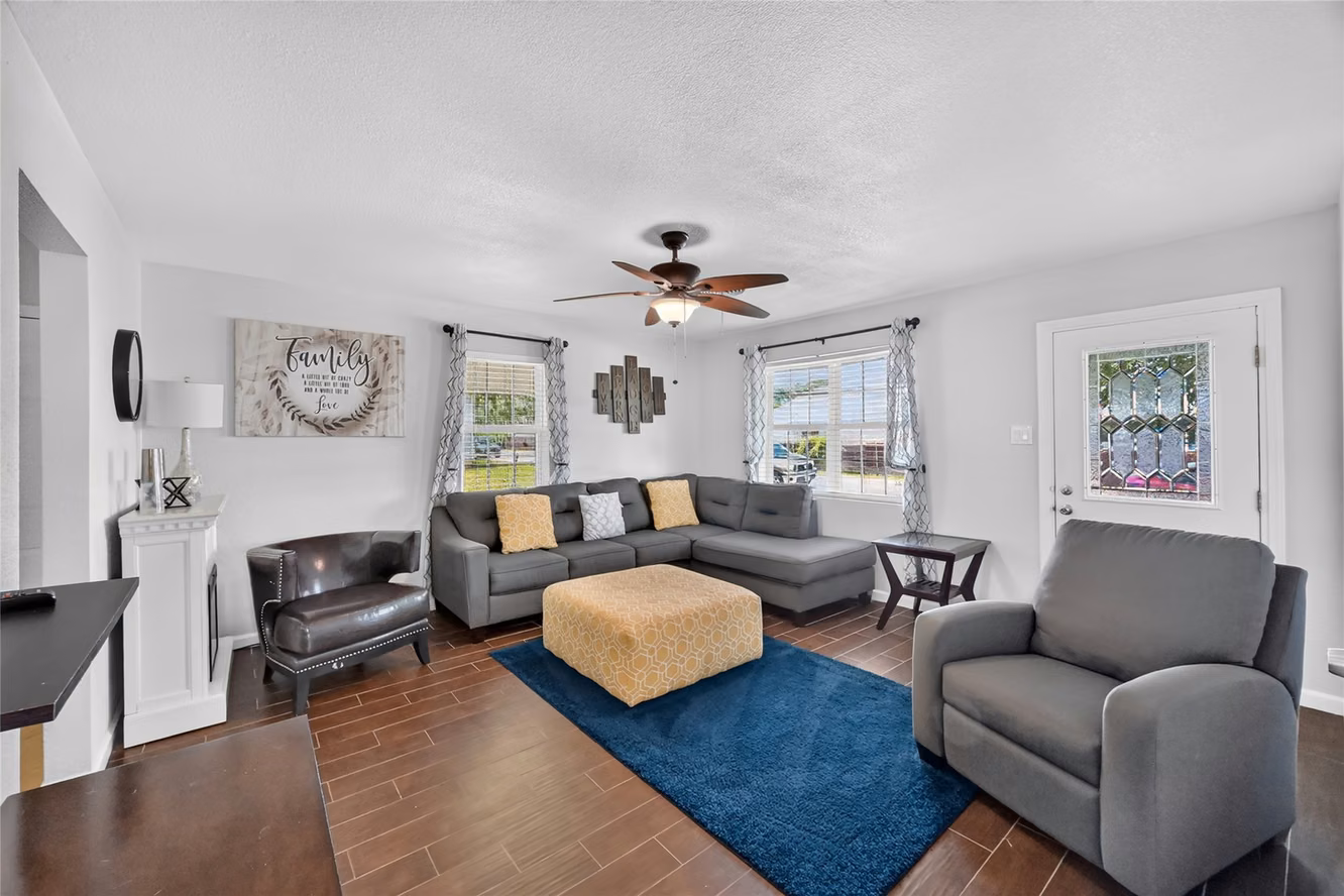 Photo 4 of 803 W First Street, Brenham, TX