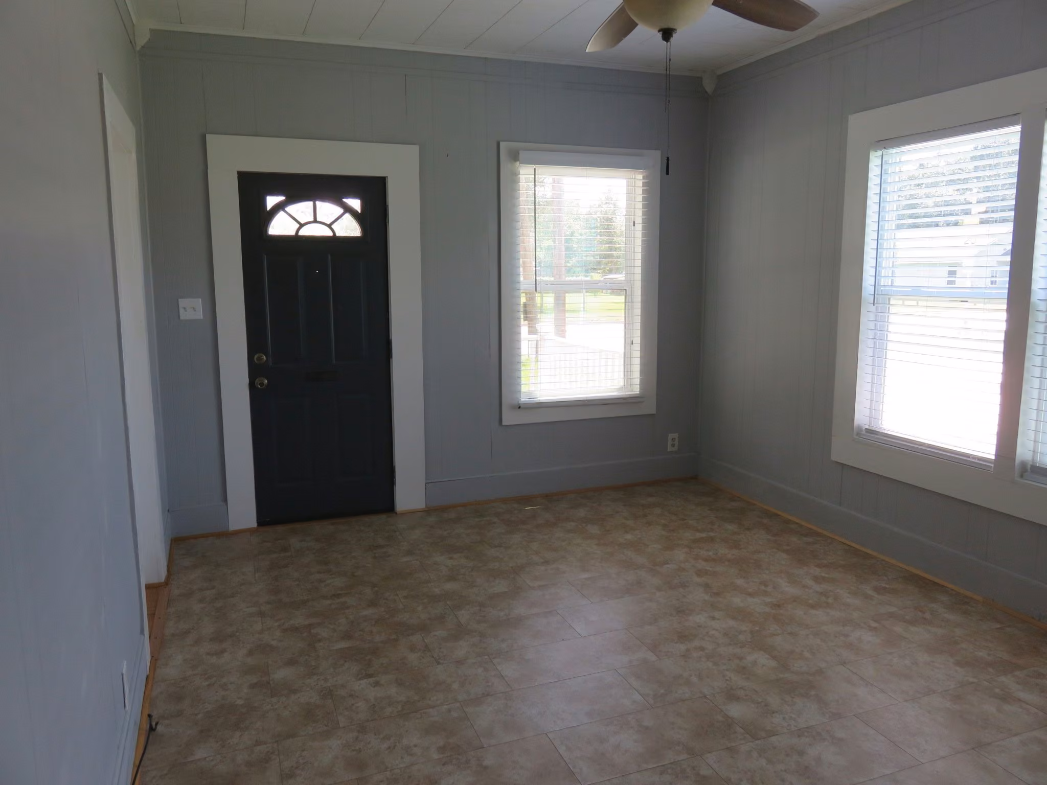 Photo 3 of 1719 Grand Avenue, Liberty, TX