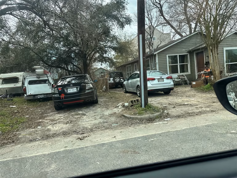 Photo 5 of 1404 E 34th Street, Houston, TX