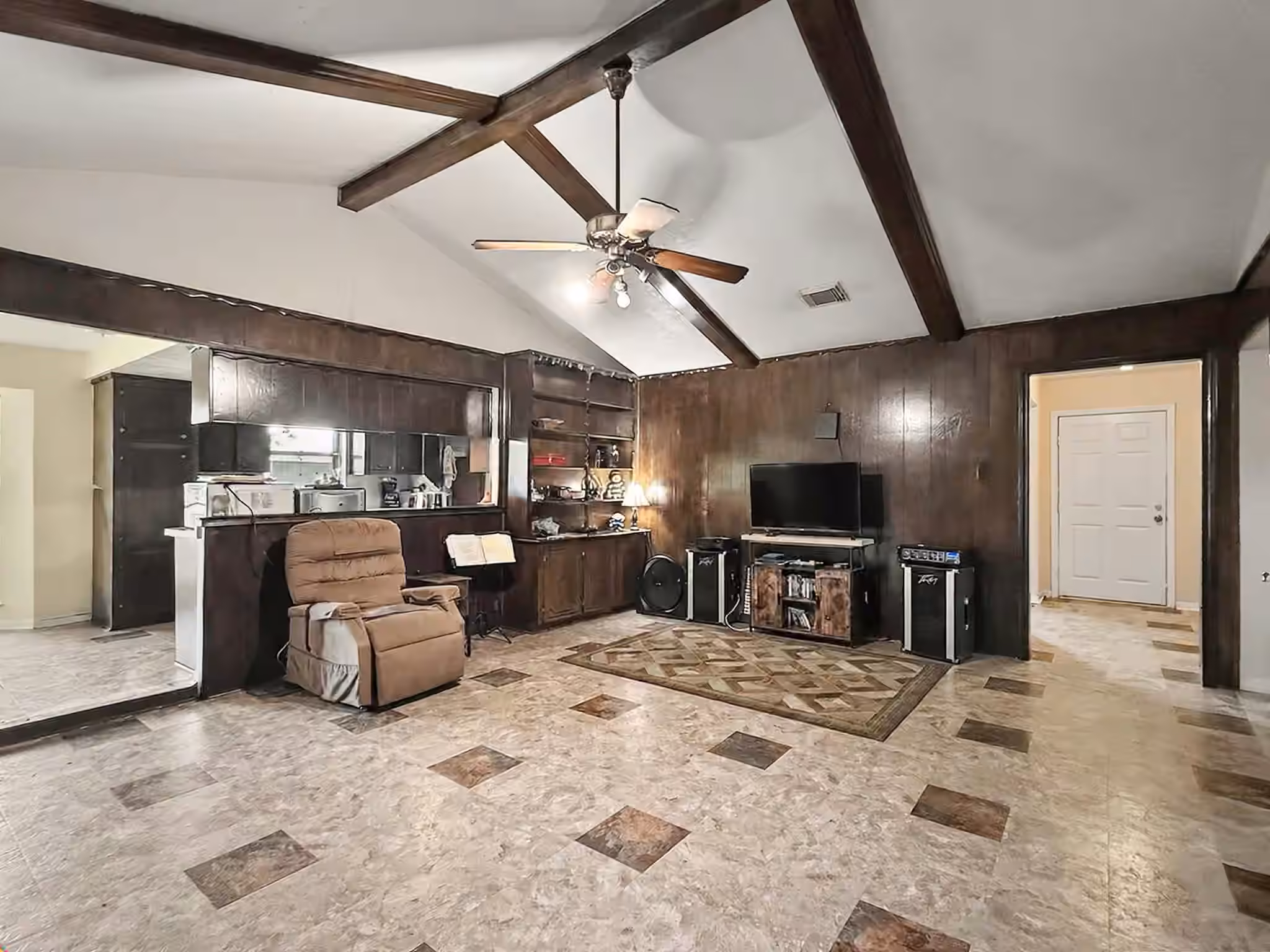 Photo 5 of 1576 County Road 614, Dayton, TX