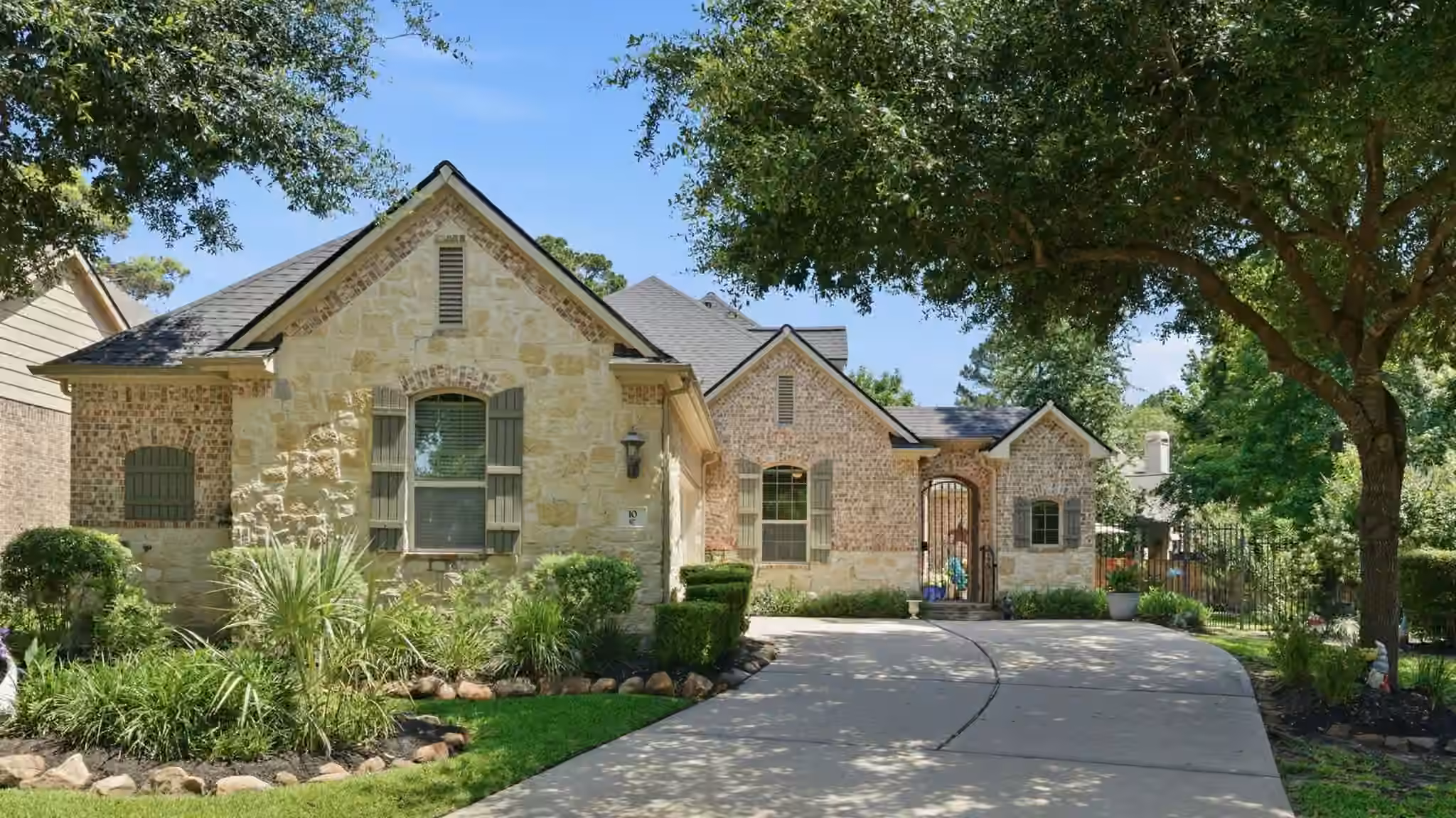 Photo of 10 Little Falls Place, Tomball, TX