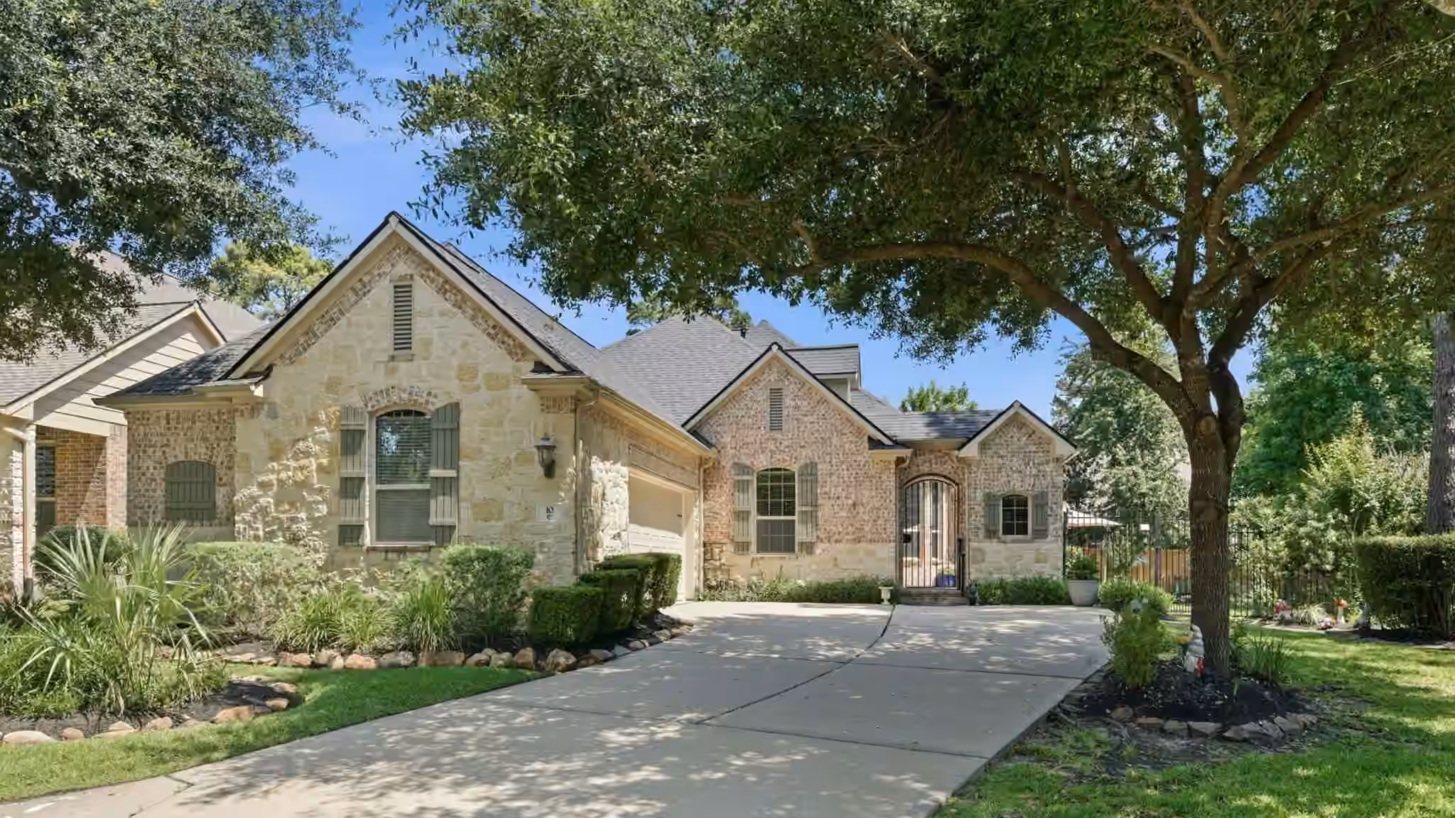 Photo 2 of 10 Little Falls Place, Tomball, TX