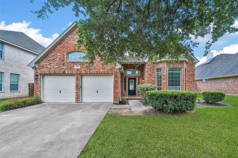 Photo 2 of 2803 Falcon Knoll Lane, Katy, TX