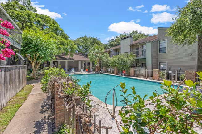 Photo 2 of 9707 Richmond Avenue 53, Houston, TX