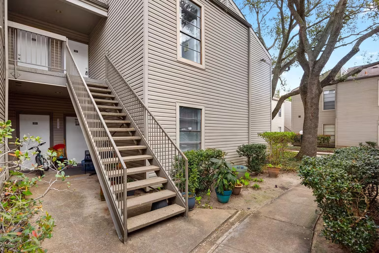 Photo 4 of 9707 Richmond Avenue 53, Houston, TX