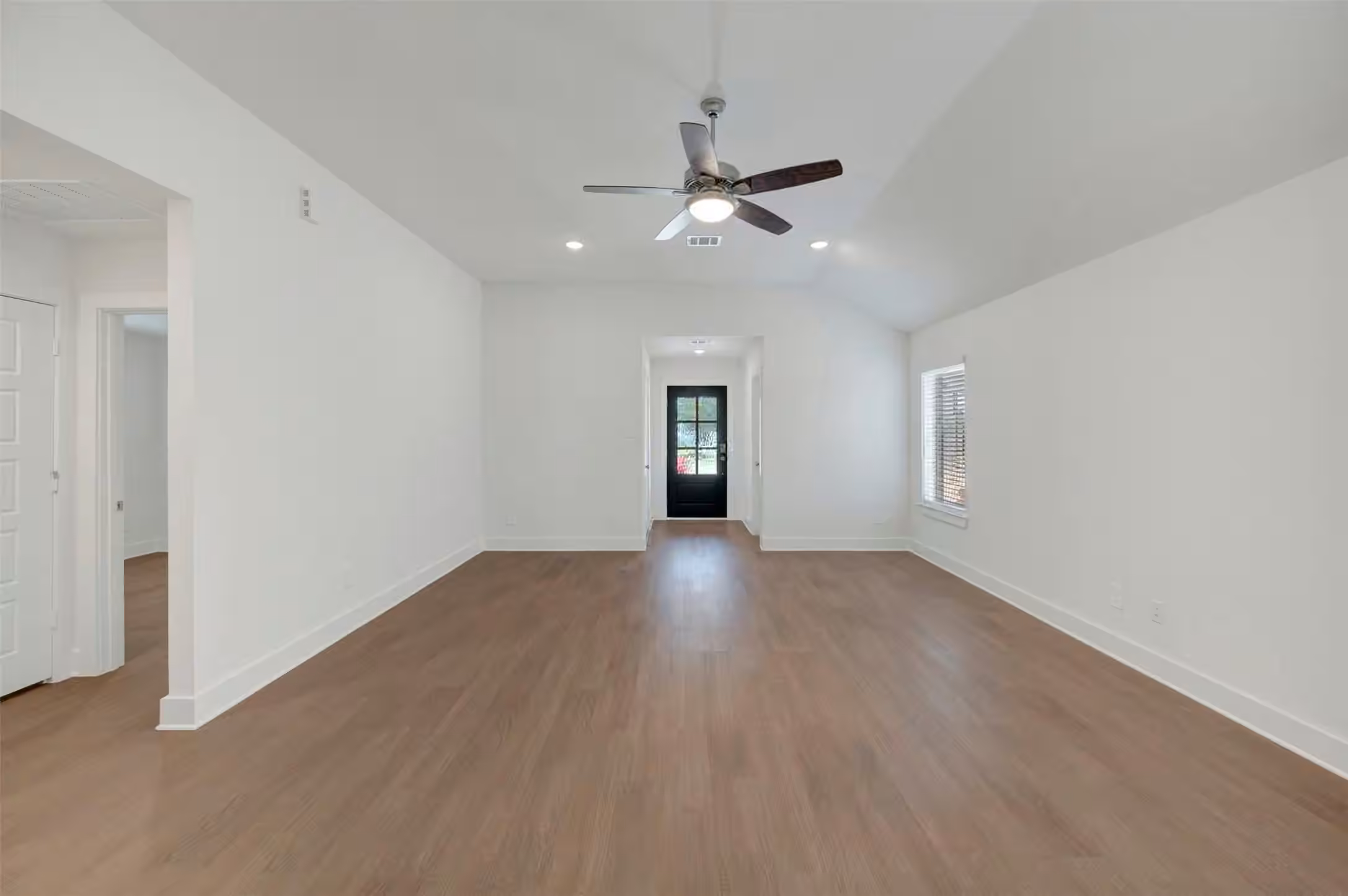 Photo 4 of 21451 Jacaranda Blossom Way, Tomball, TX