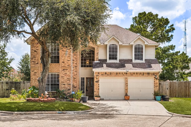 Photo 2 of 9046 Fairbloom Lane, Houston, TX