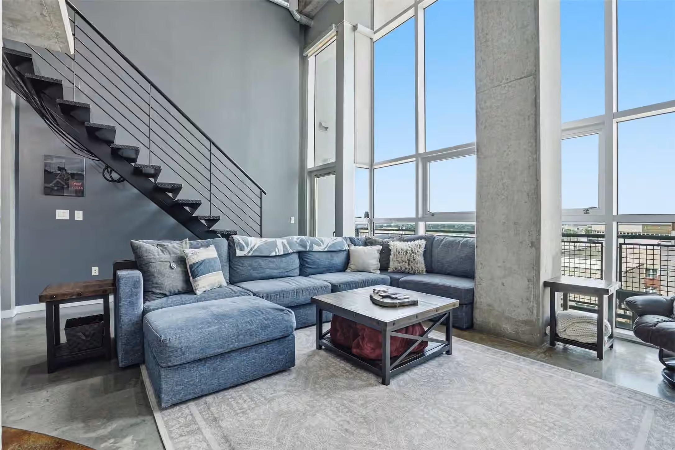 Photo 3 of 2000 Bagby Street 9422, Houston, TX