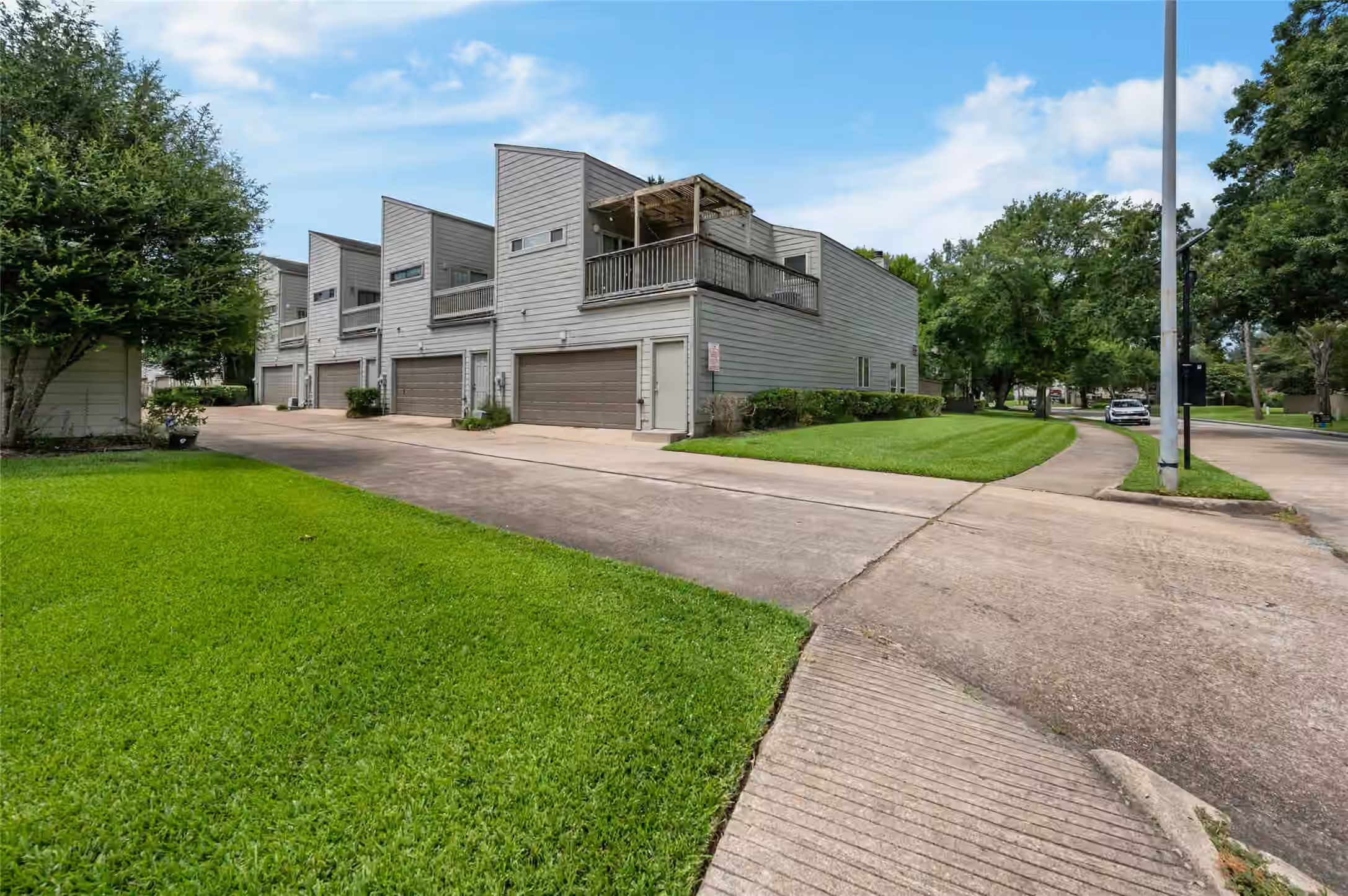 Photo 2 of 11709 Lakeside Place Drive 232, Houston, TX
