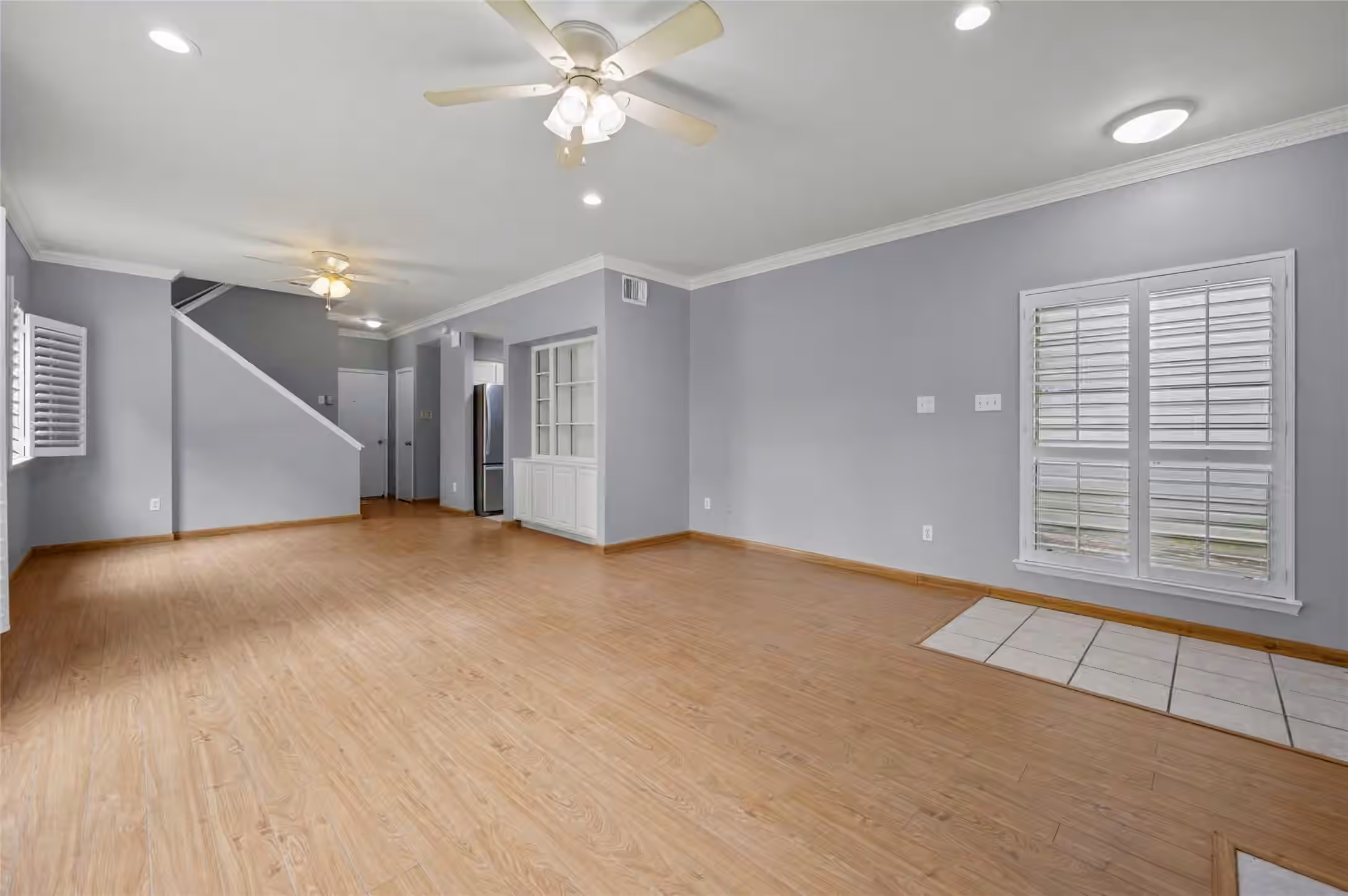 Photo 4 of 11709 Lakeside Place Drive 232, Houston, TX