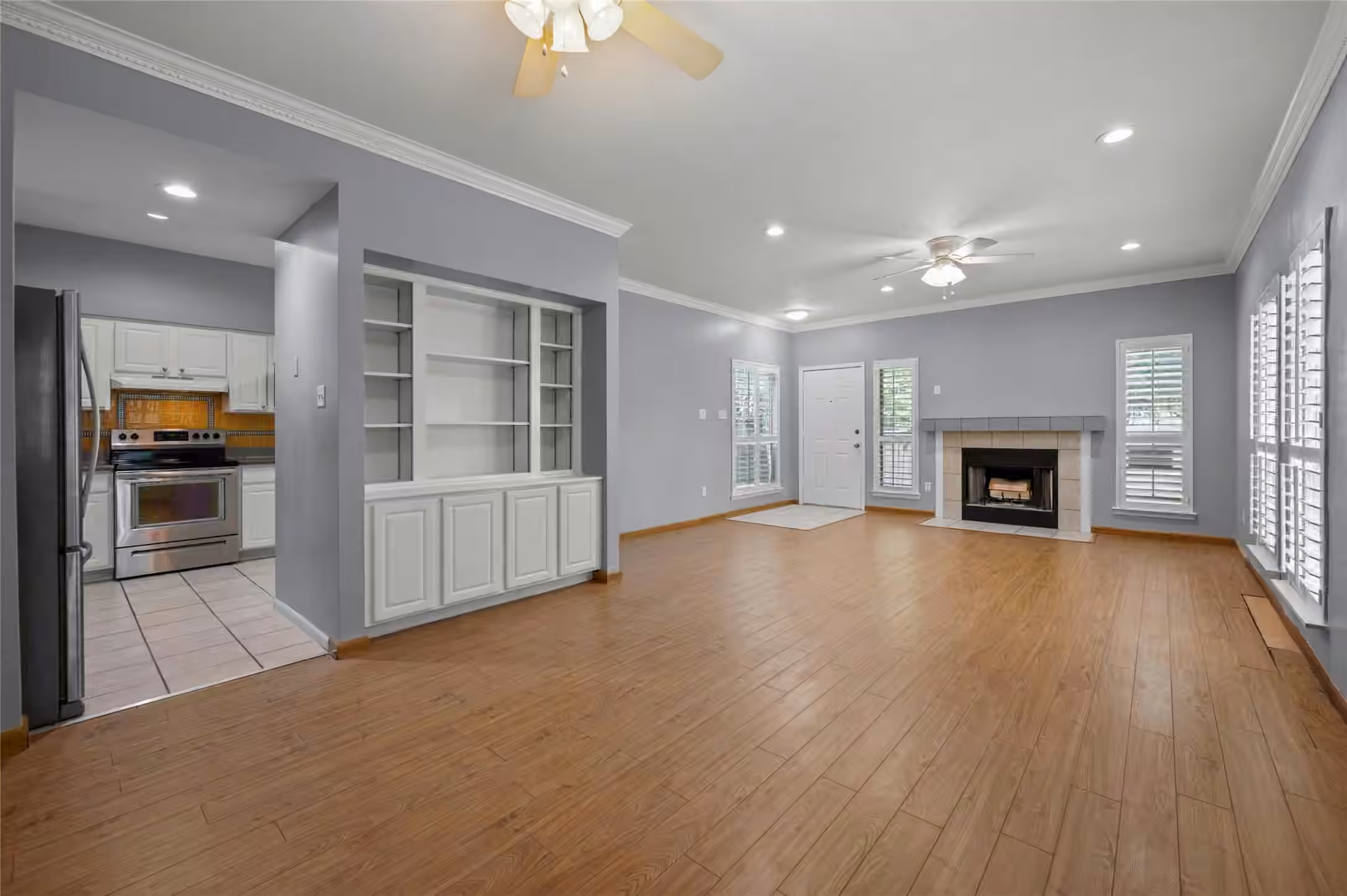Photo 6 of 11709 Lakeside Place Drive 232, Houston, TX