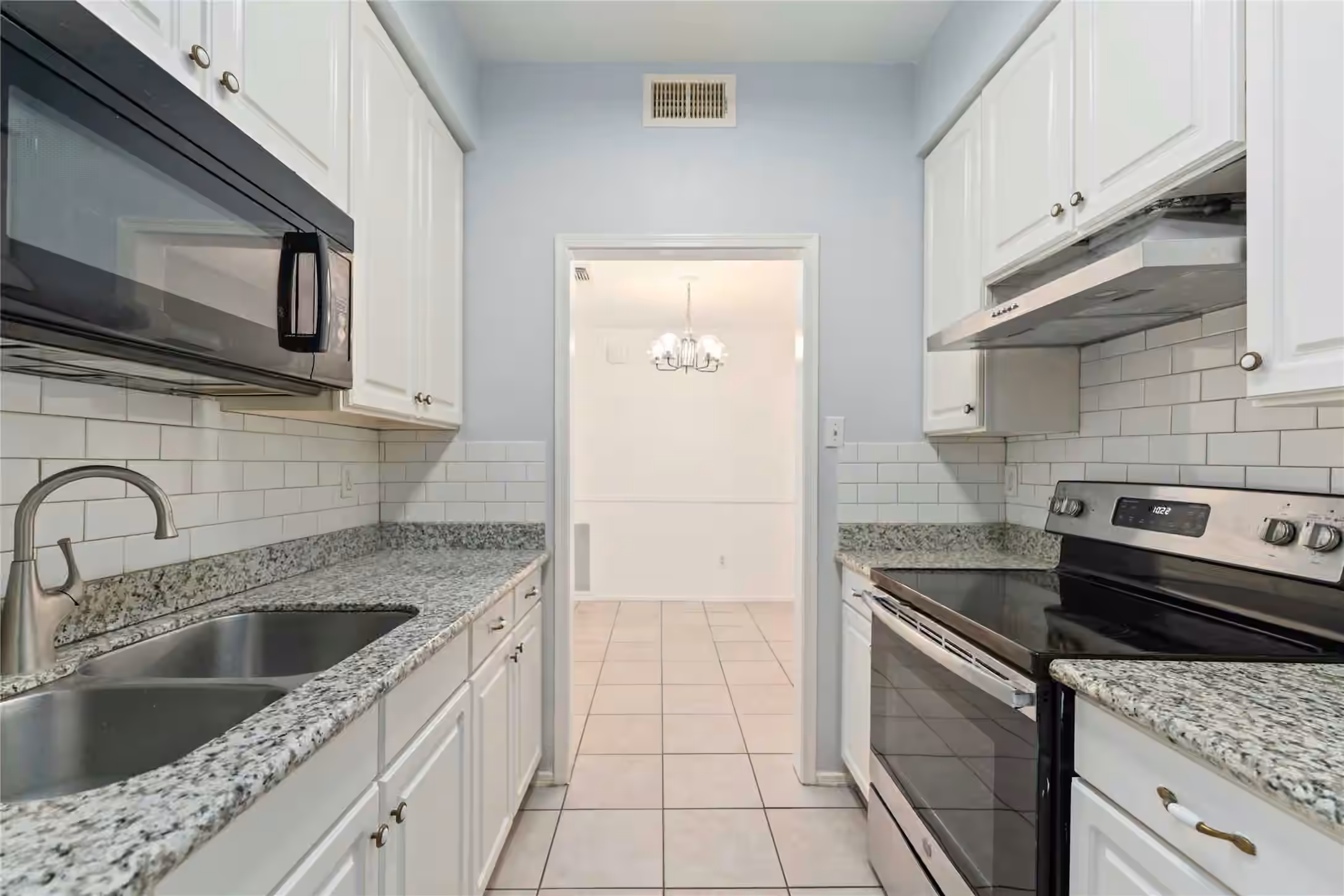 Photo 5 of 9707 Richmond Avenue 49, Houston, TX