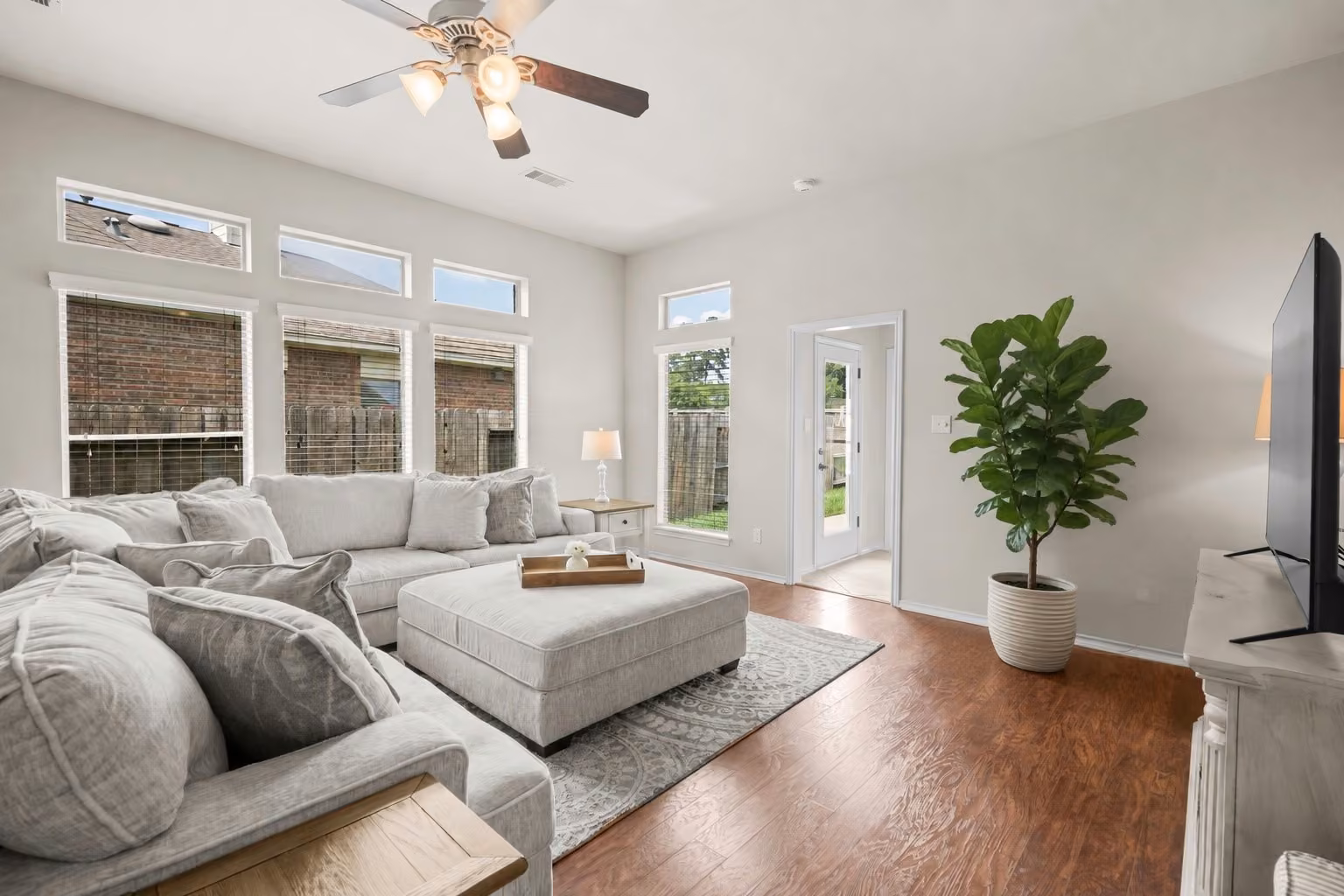 Photo 5 of 31870 Forest Park Trail, Conroe, TX