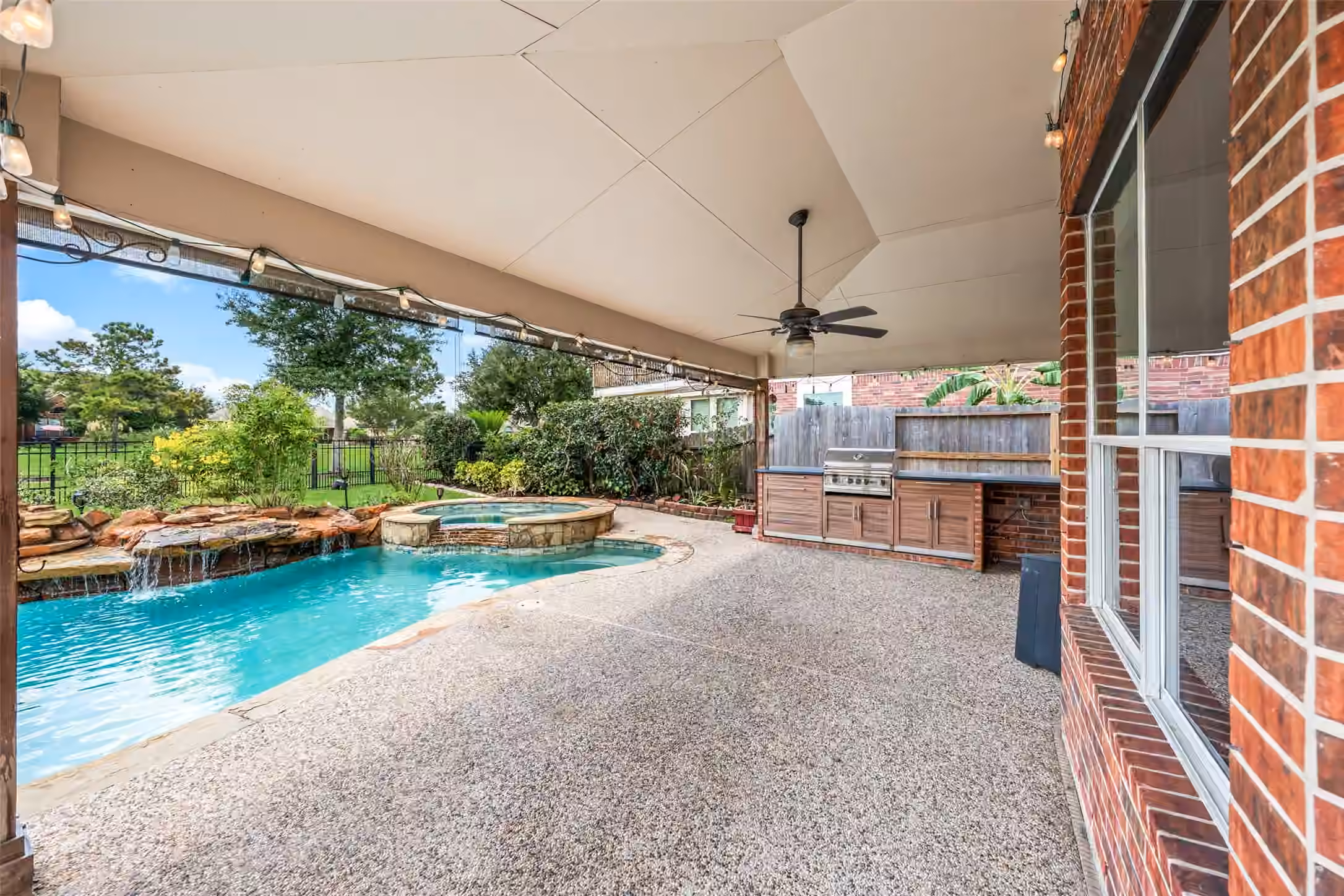 Photo 5 of 1125 Shady Knoll, League City, TX