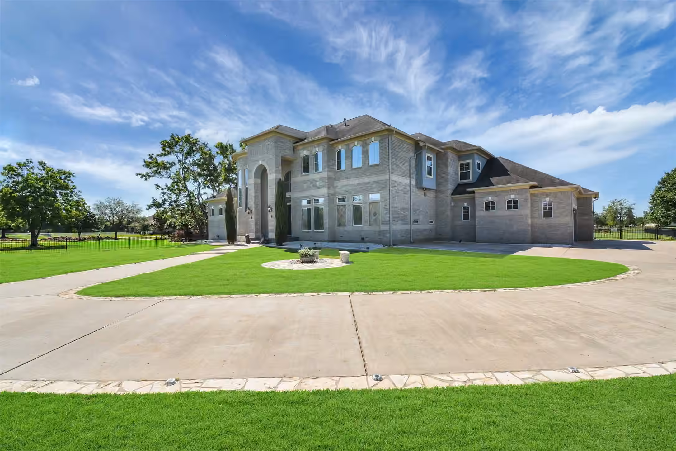 Photo 4 of 19715 Lake Stone Court, Tomball, TX