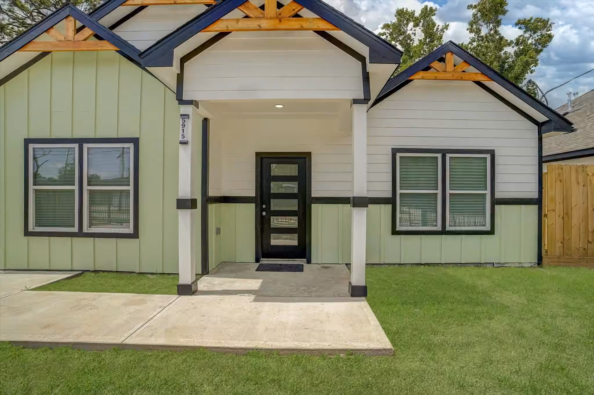 Photo 2 of 5915 Rietta Street, Houston, TX